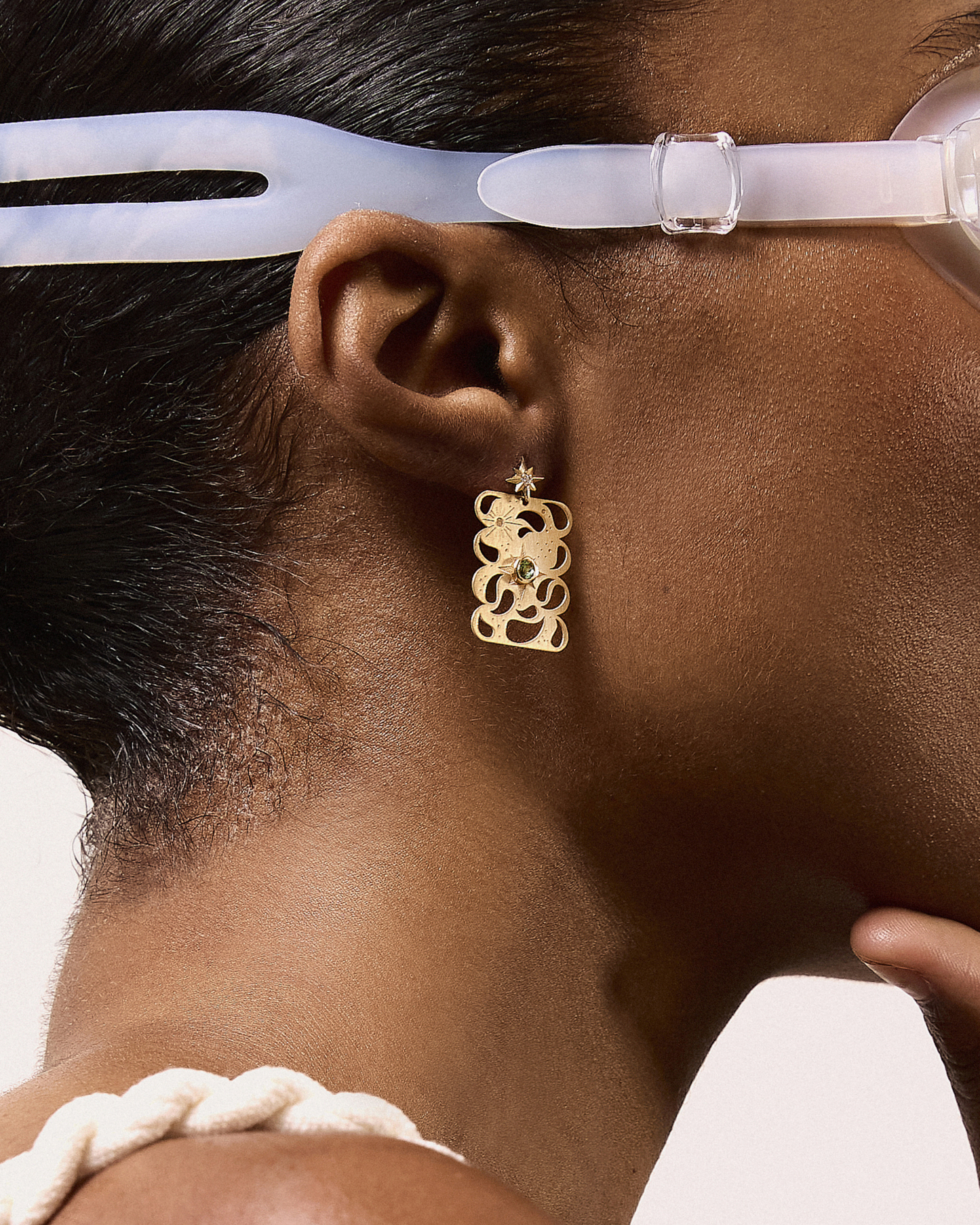 Brinco Kamalame em Ouro 18K e Esmeralda