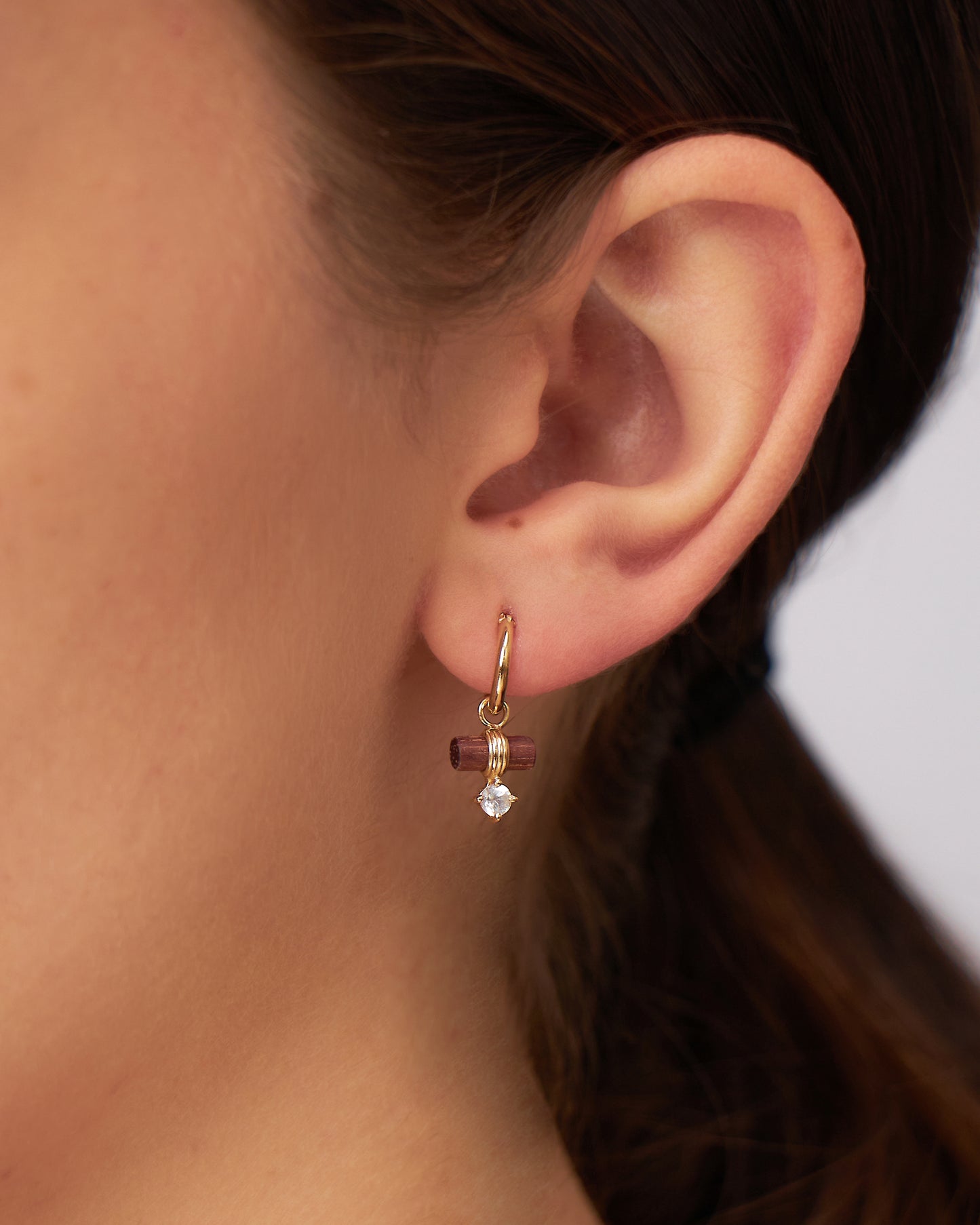 Argola Milos em Ouro 18K e Madeira