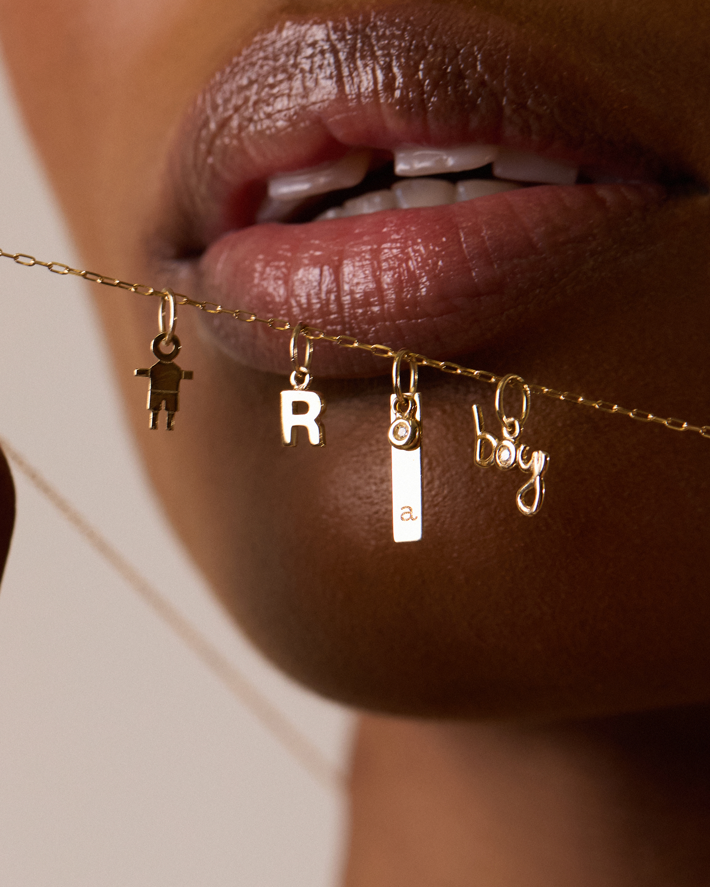 Pingente Personalizado Inicial em Ouro 18K