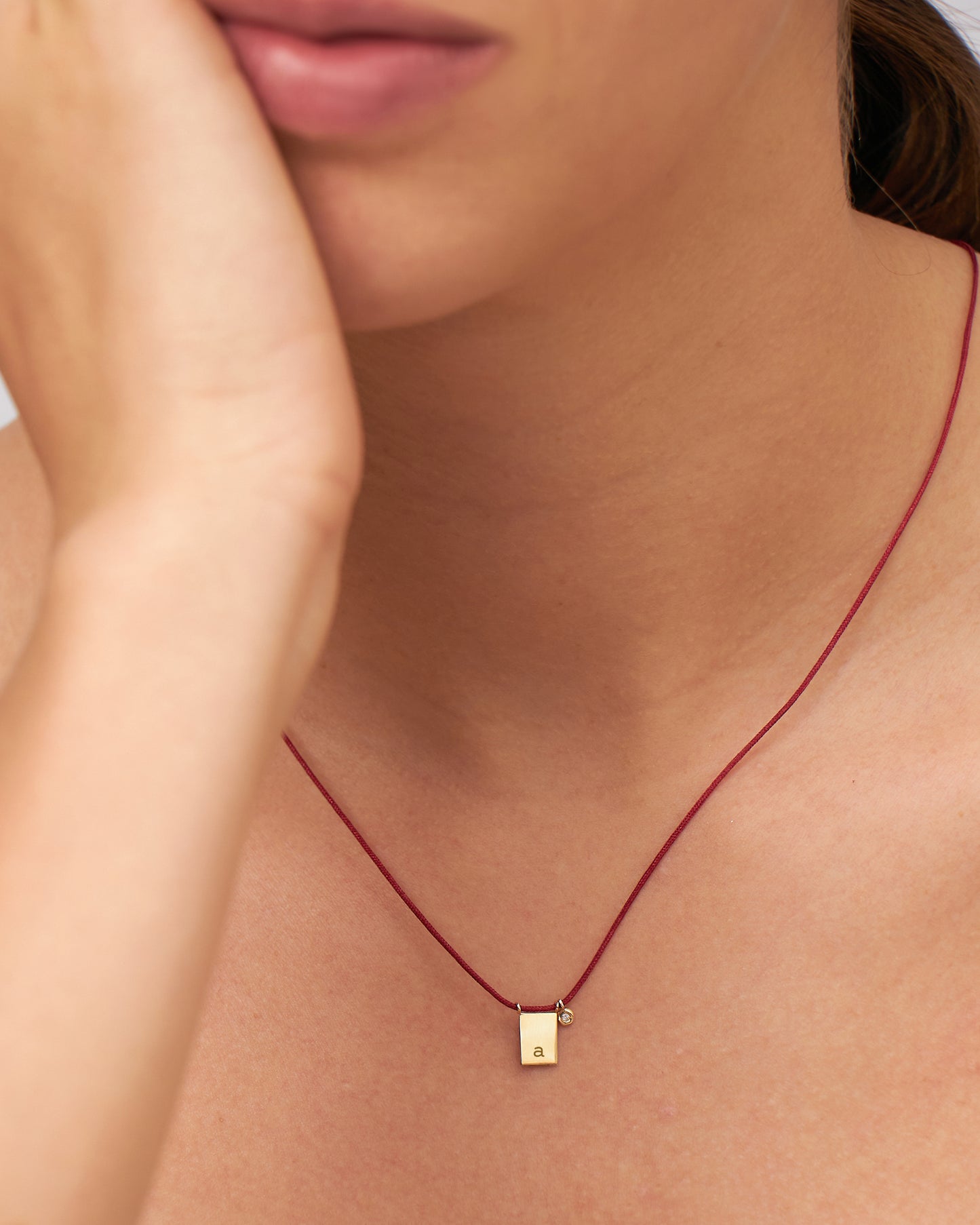 Colar Personalizado Cord Inicial em Ouro 18K e Diamante