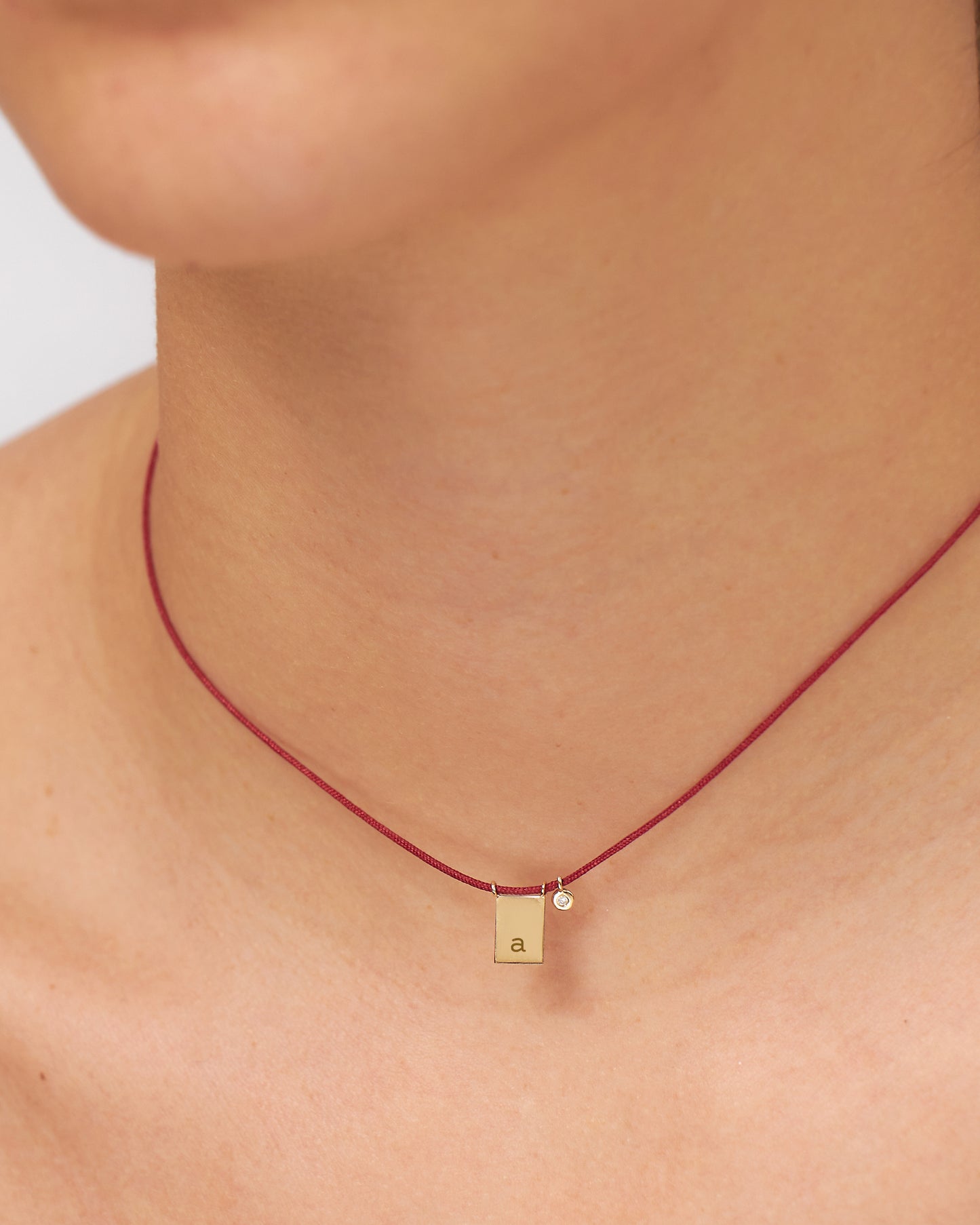 Colar Personalizado Cord Inicial em Ouro 18K e Diamante