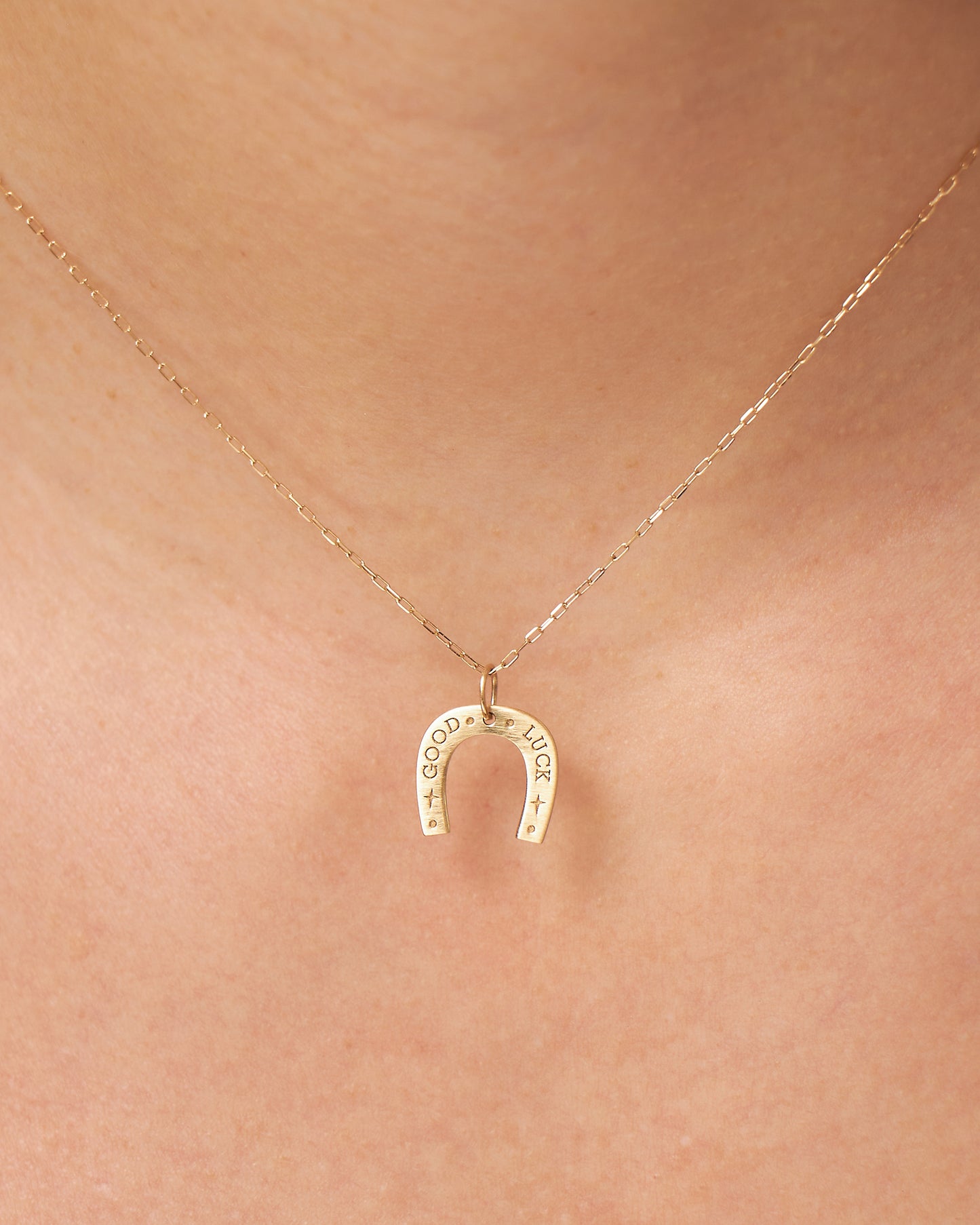Pingente Ferradura Good Luck em Ouro 18K
