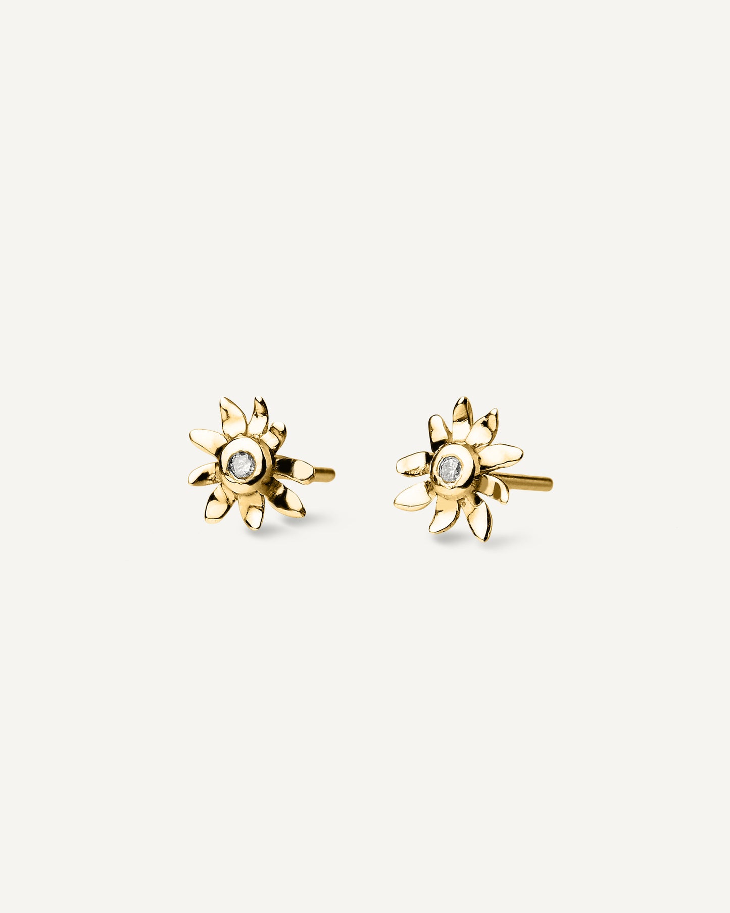 Brinco Daisy Petit em Ouro 18K e Diamante