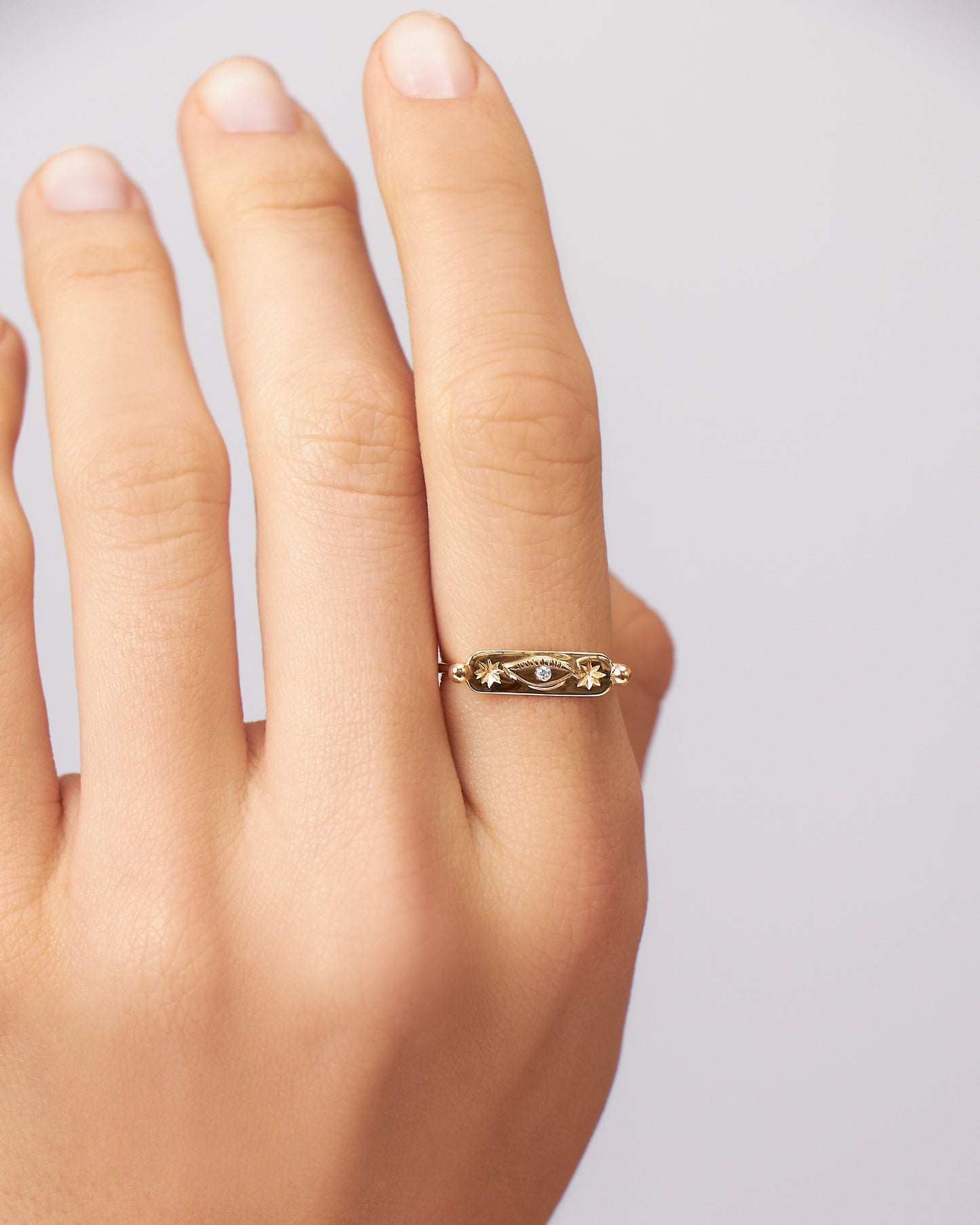 Anel Horus Diamante em Ouro 18K