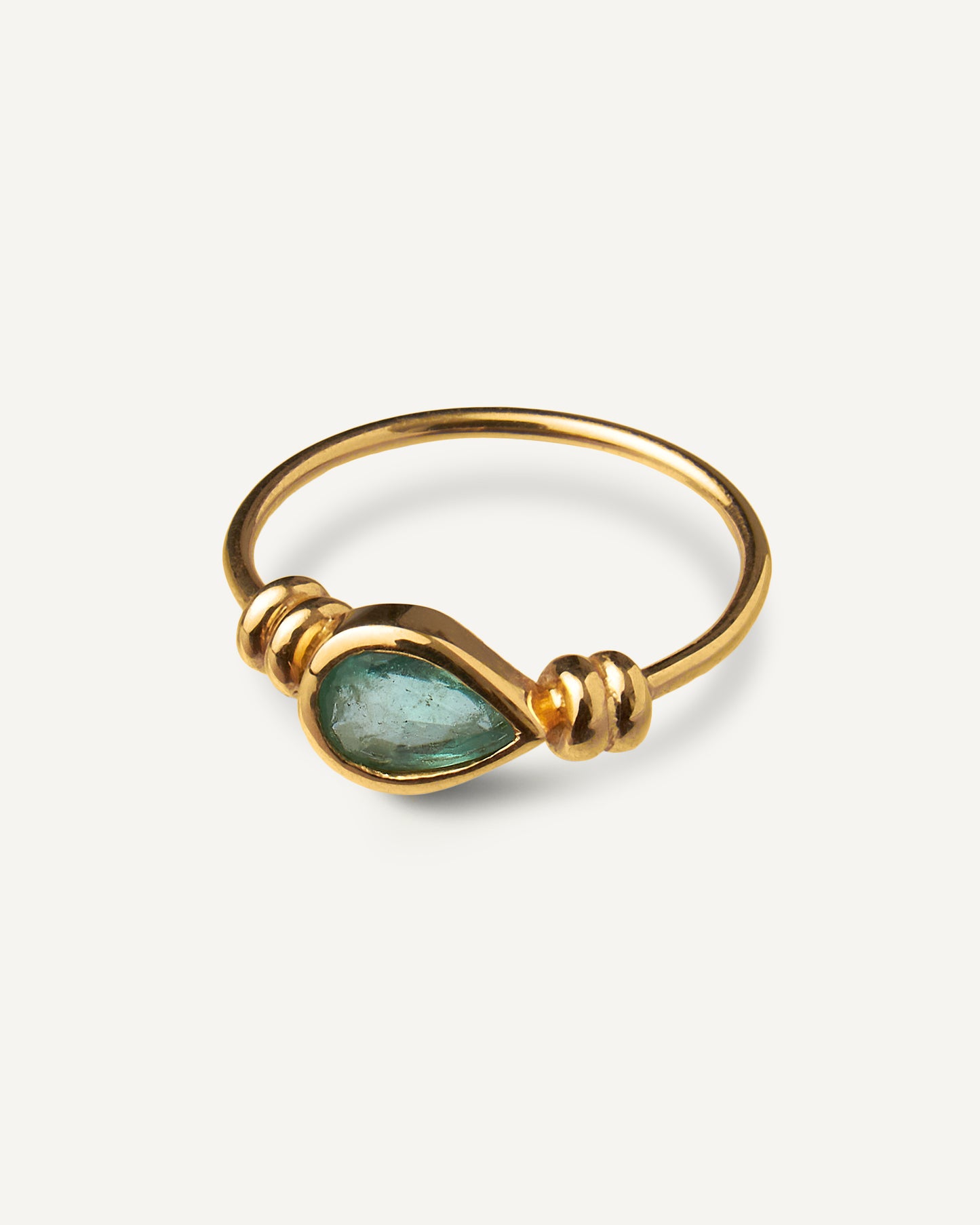 Anel Cairo Esmeralda em Ouro 18K