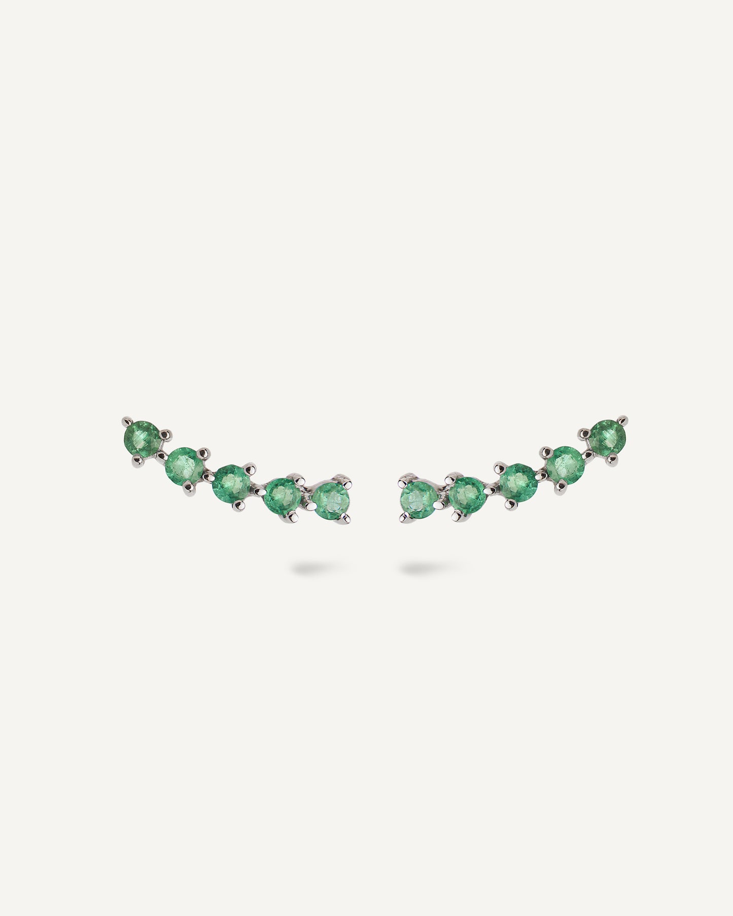 Brinco Earcuff Emma em Ouro 18K e Esmeraldas