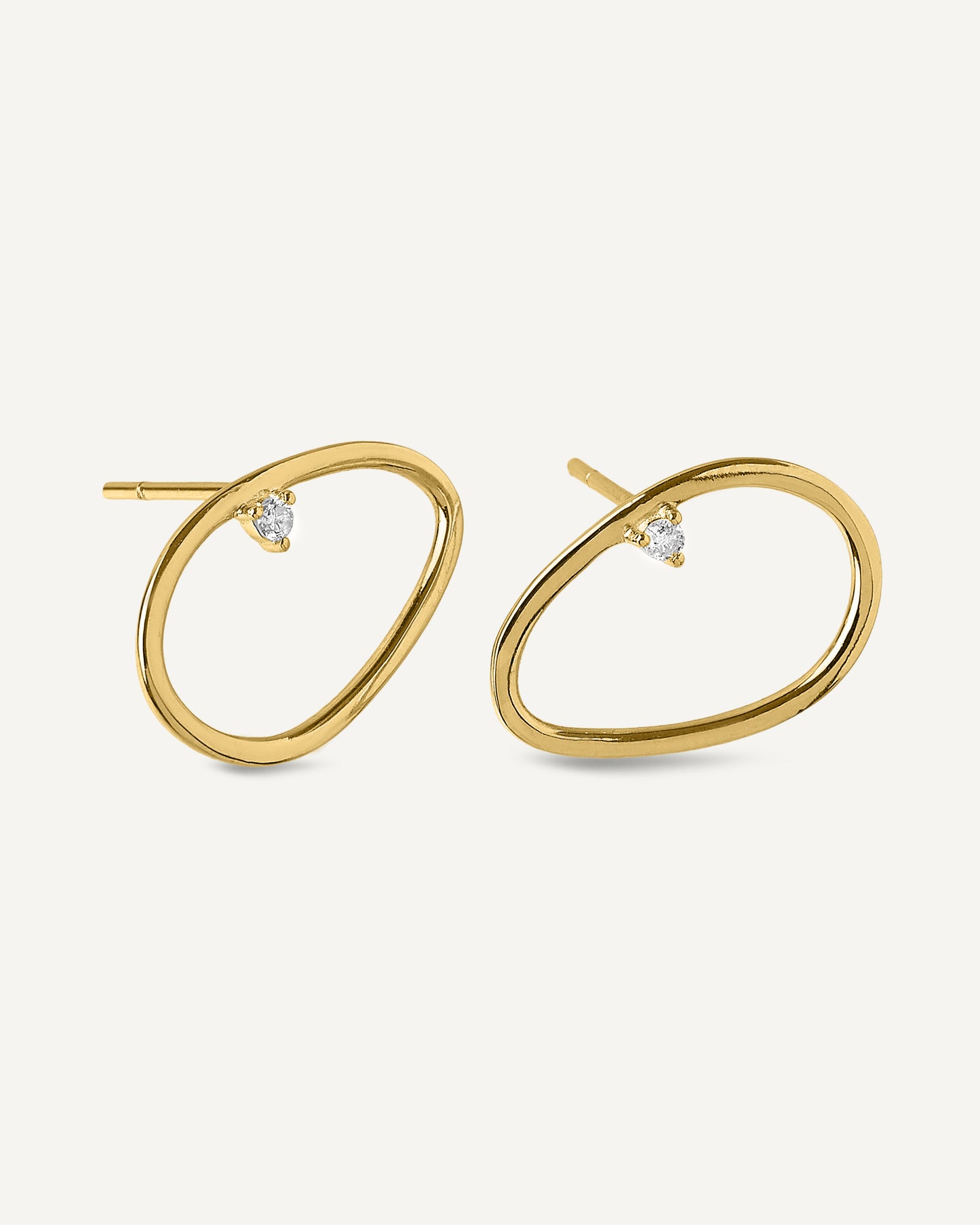 Brinco Cora Diamantes em Ouro 18K
