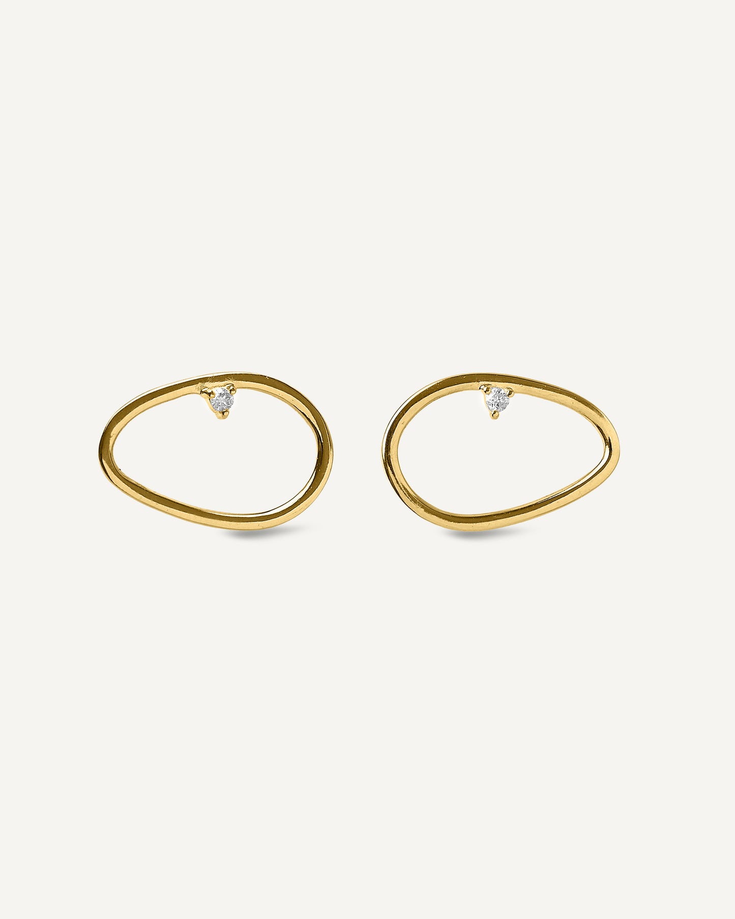 Brinco Cora Diamantes em Ouro 18K