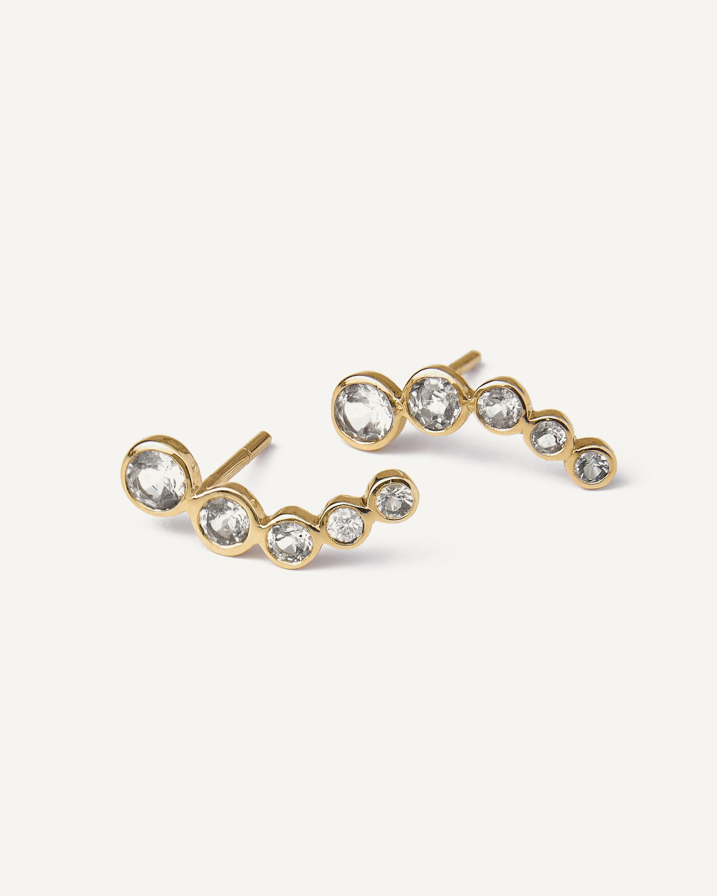 Brinco Earcuff Margarida em Ouro 18K e Topázios Brancos