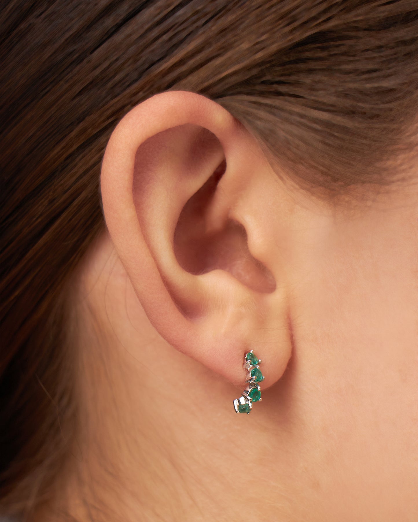 Argola Emma Unitária em Ouro 18K e Esmeraldas