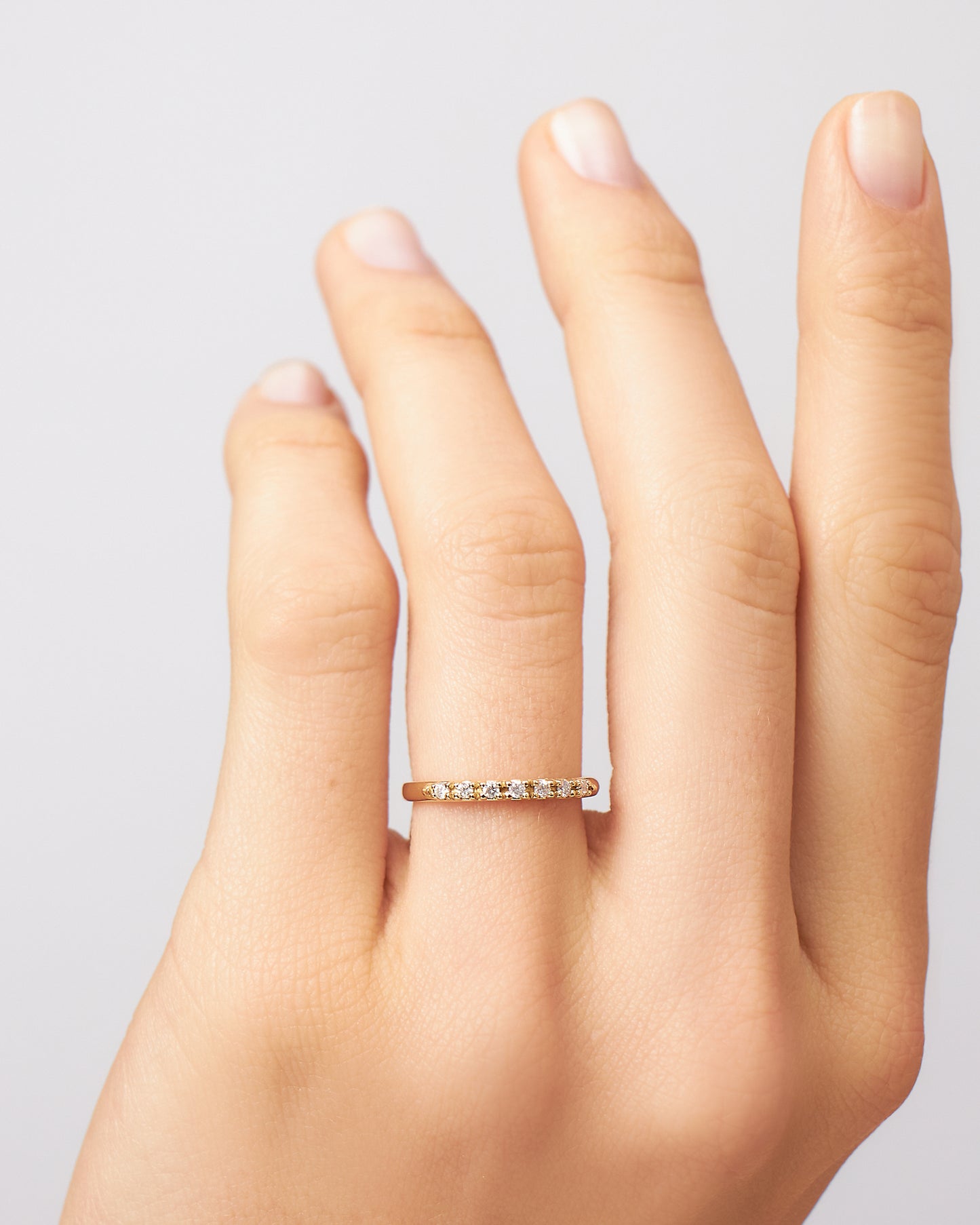 Meia Aliança Everlasting em Ouro 18K com Diamantes