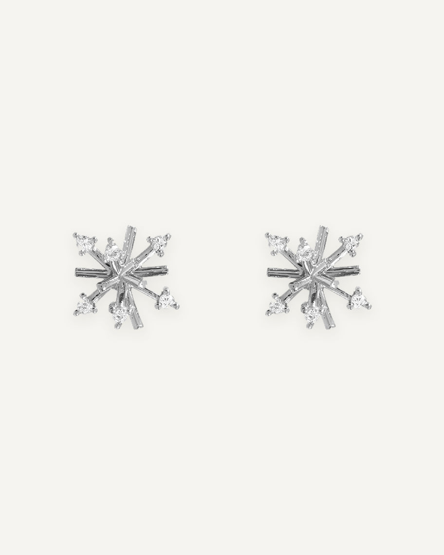 Brinco Snowflake em Ouro Branco 18K e Safiras