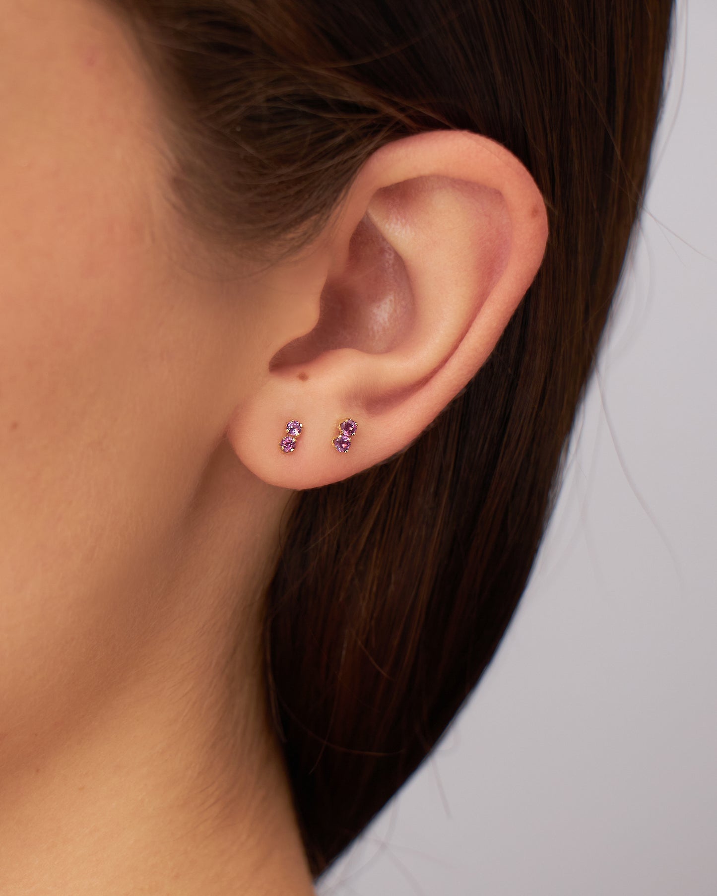 Brinco Two Petit em Ouro 18K e Granadas Rodolitas