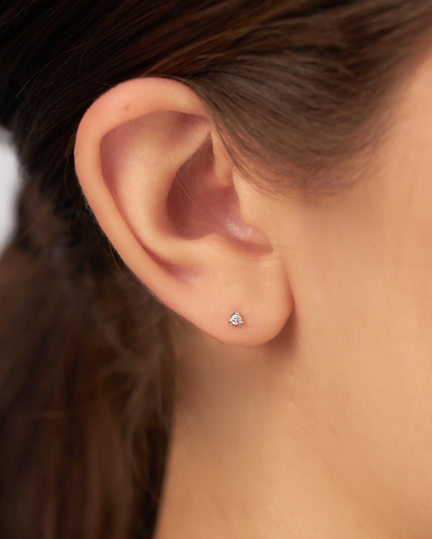 Brinco Solitário Petit em Ouro 18K e Diamante