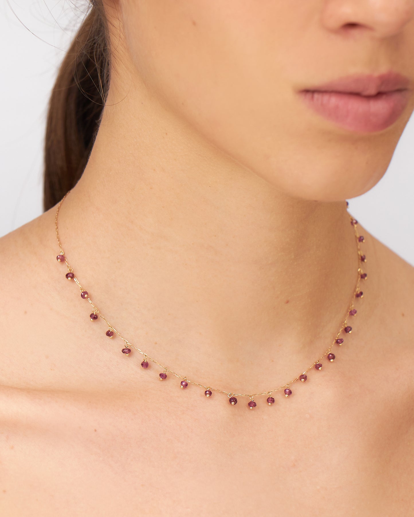 Colar Orvalho em Ouro 18K e Granadas Rodolitas