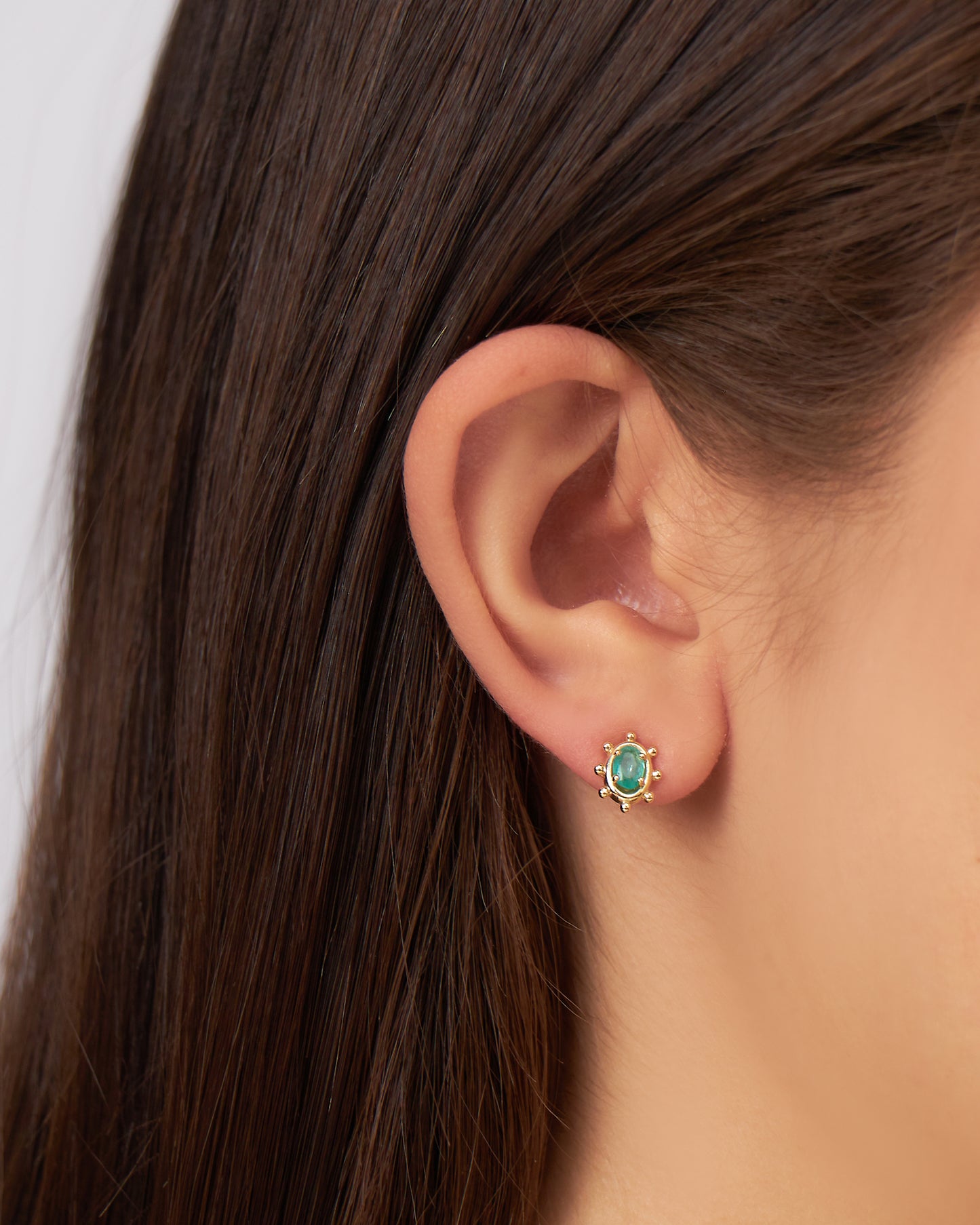 Brinco Delfina Esmeralda em Ouro 18K