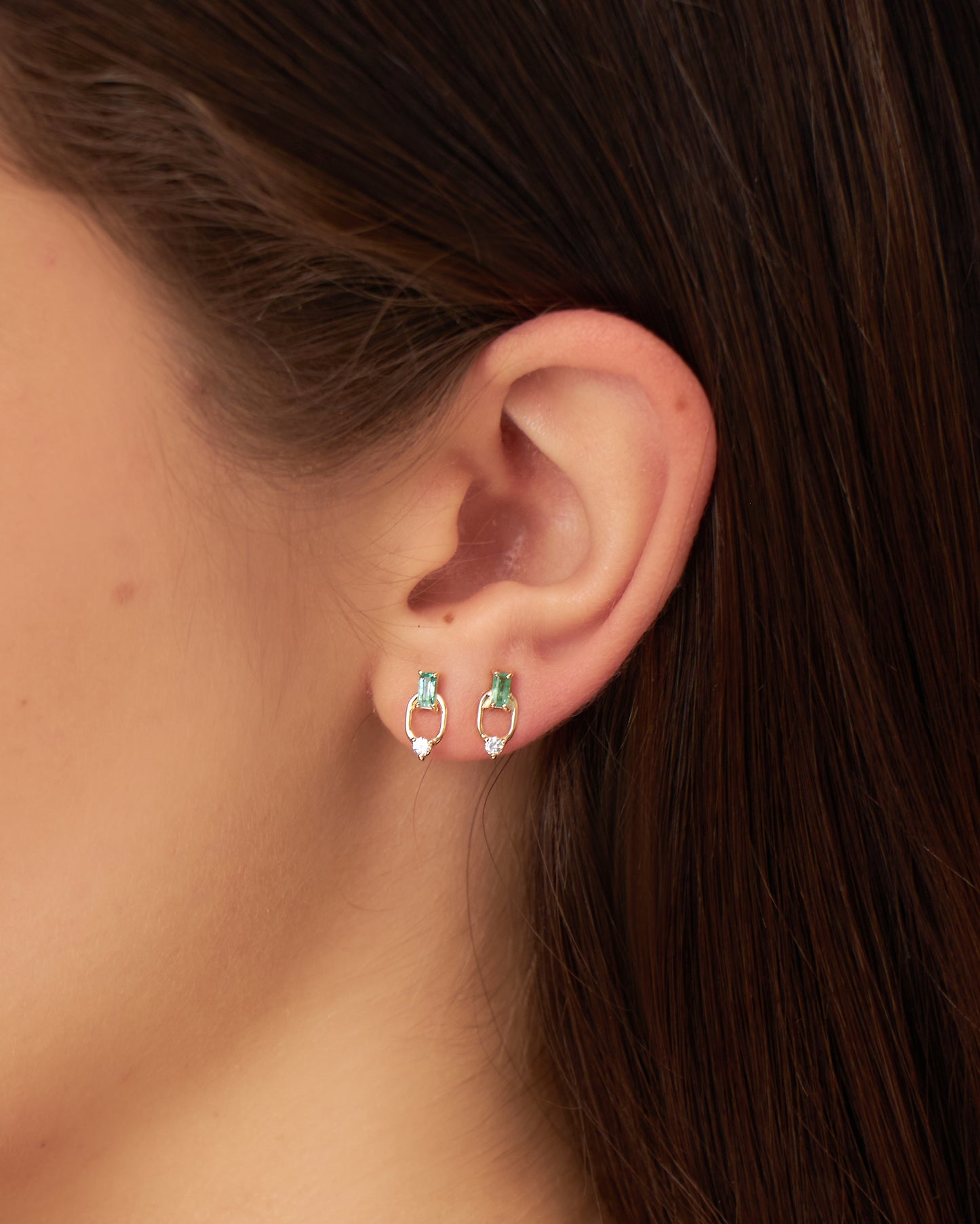 Brinco Bilbao Esmeralda em Ouro 18K