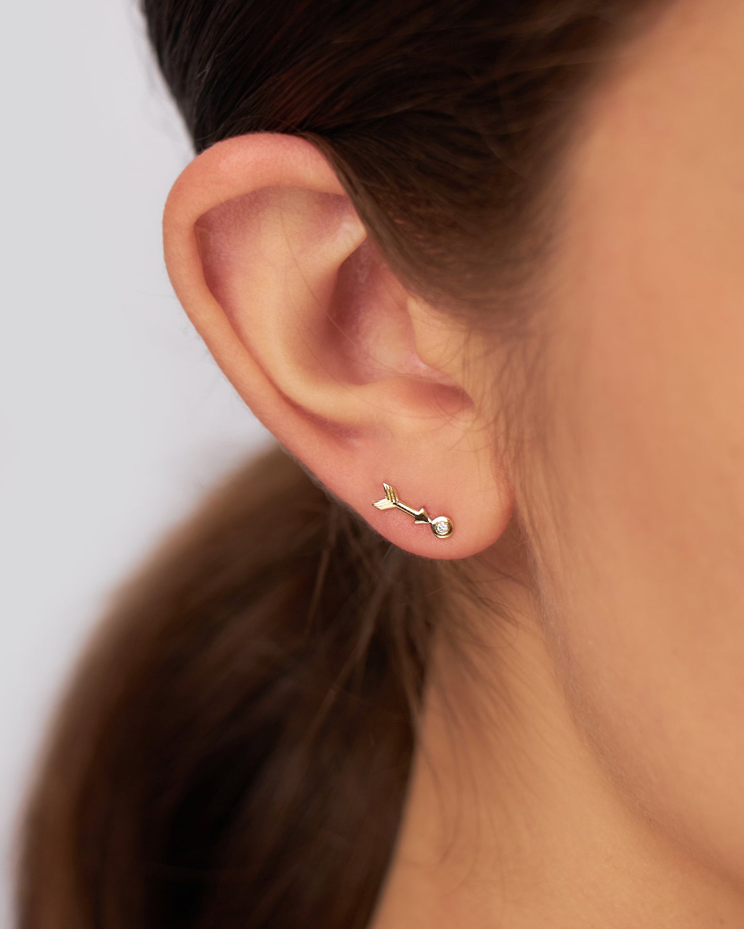 Brinco Flecha em Ouro 18K