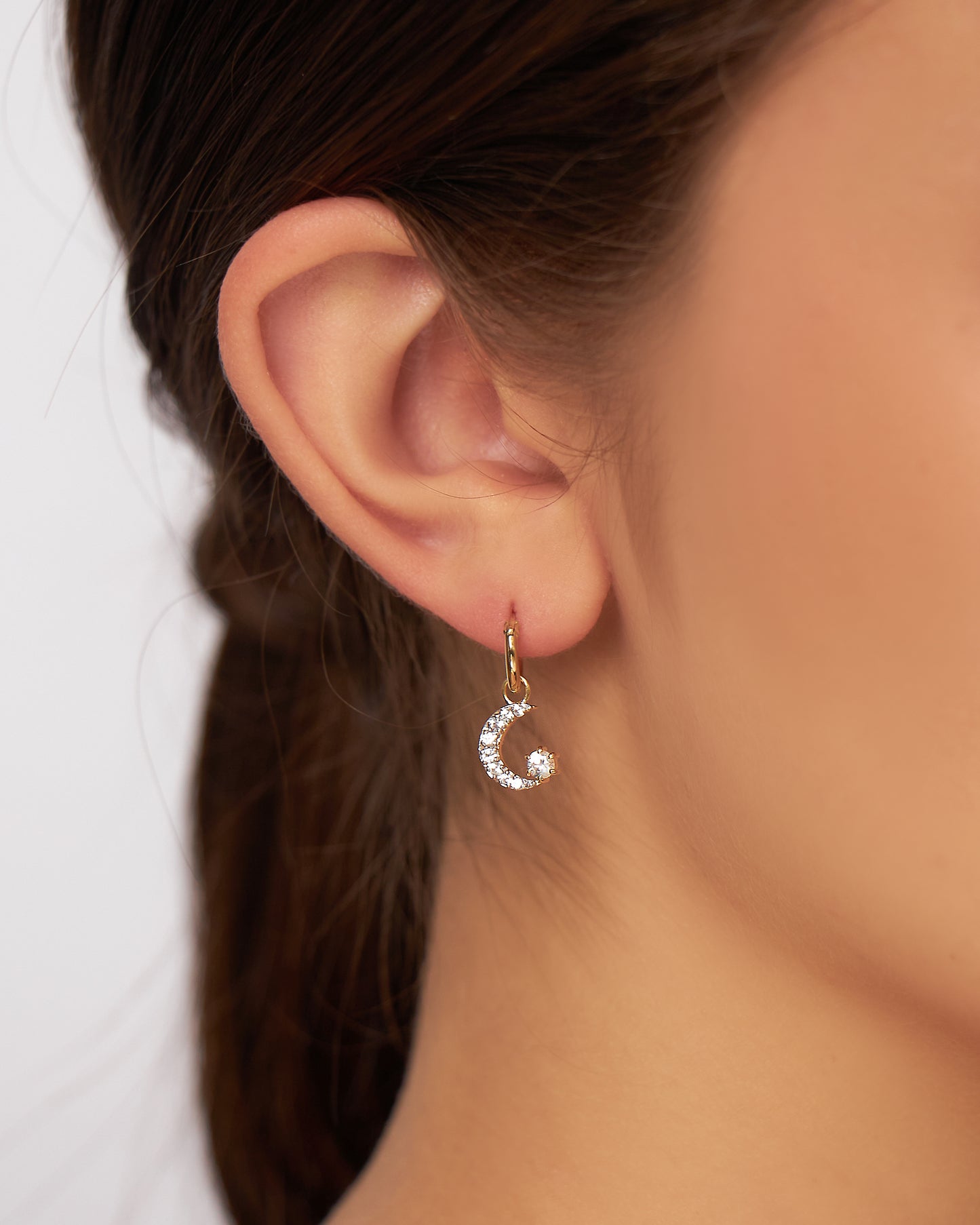 Argola Cardeal em Ouro 18K com Safiras