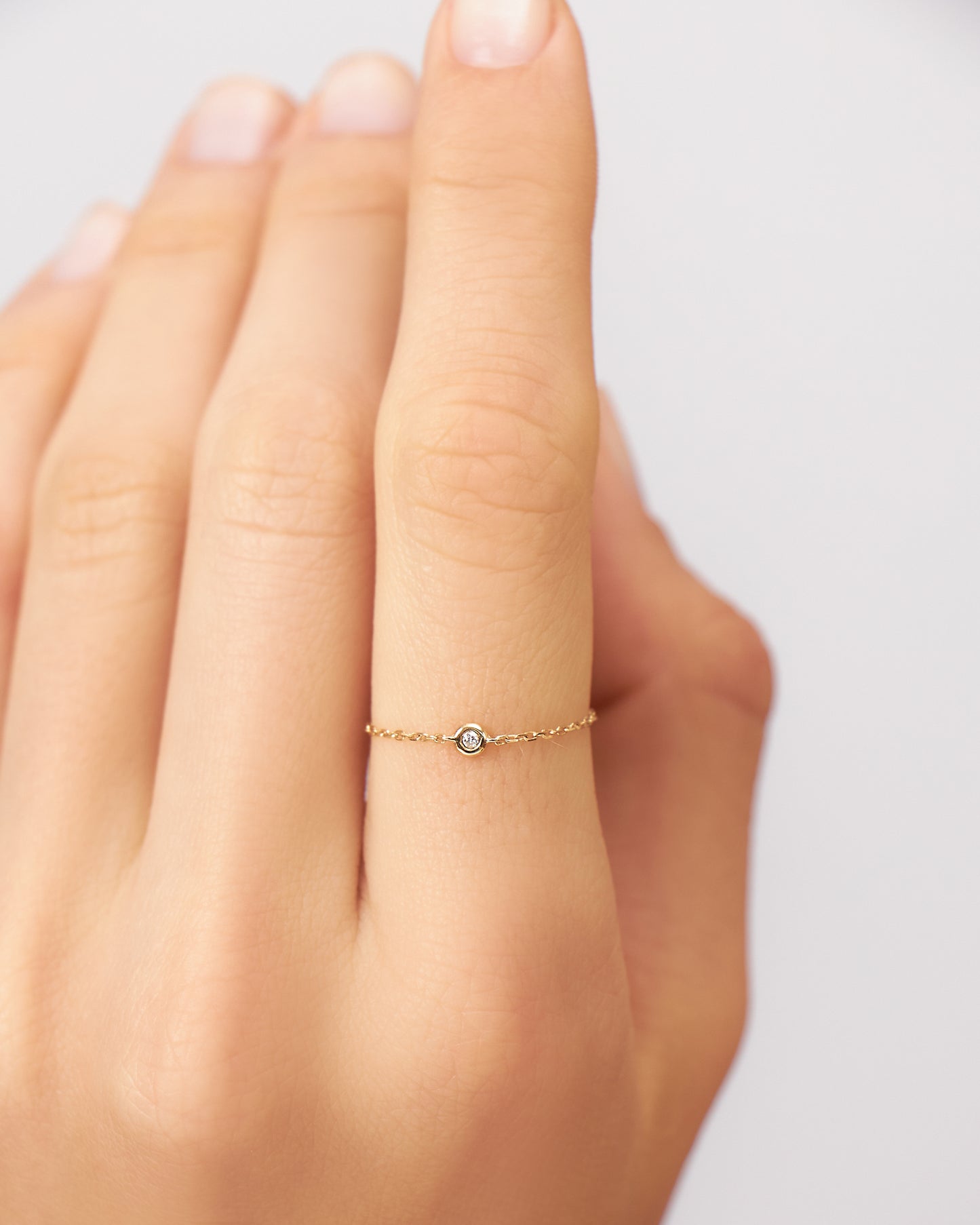 Anel Corrente Delicate Diamante em Ouro 18K