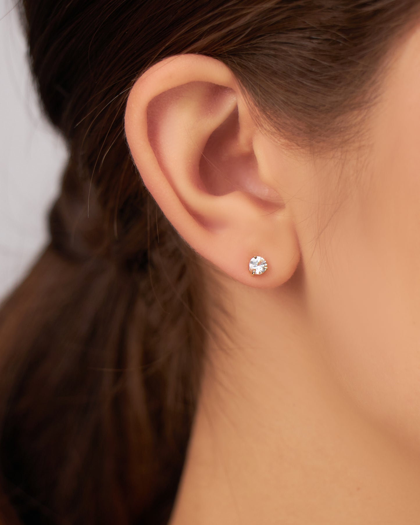 Brinco Lili Safira Branca em Ouro 18K