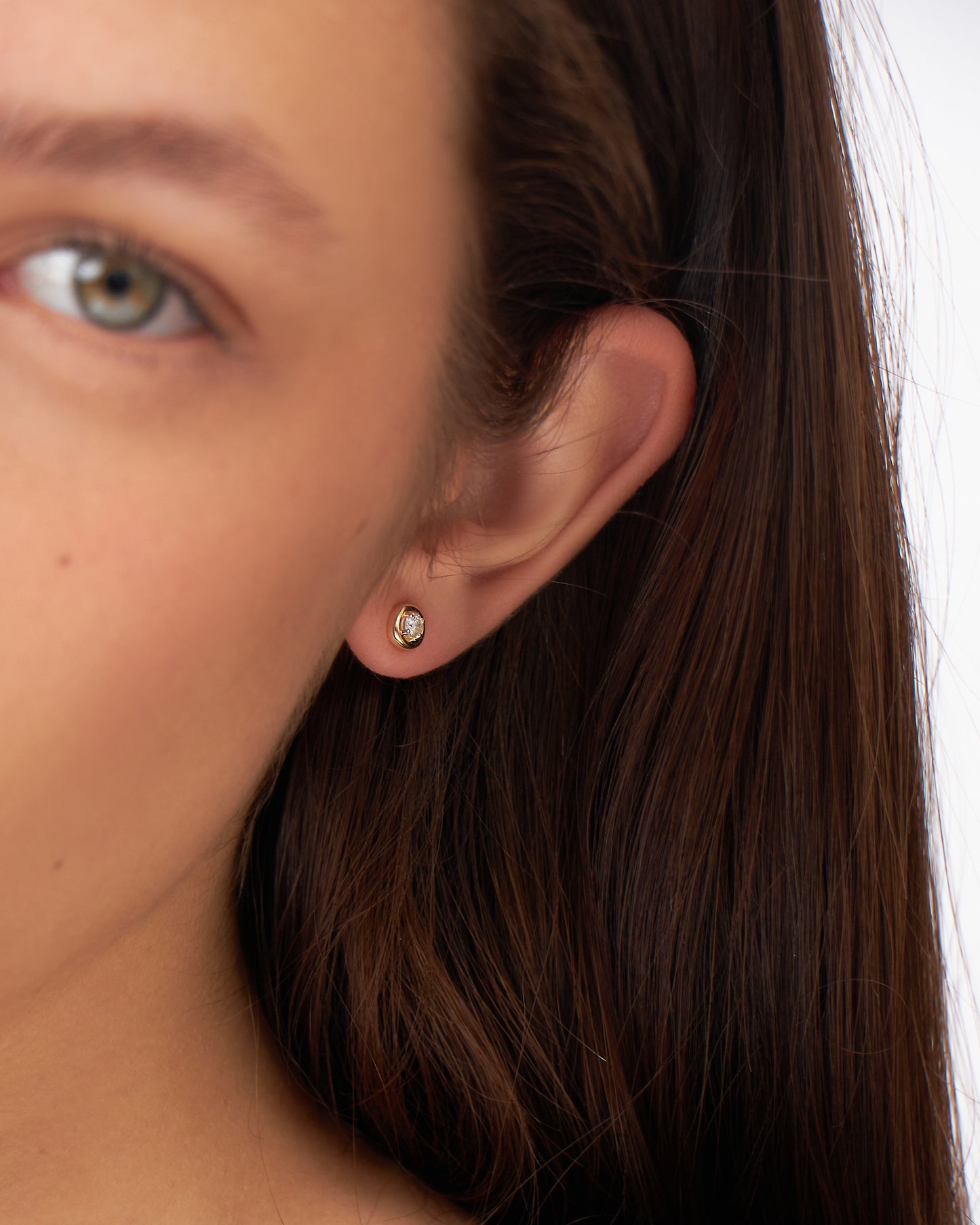 Brinco Lunette em Ouro 18K e Diamante