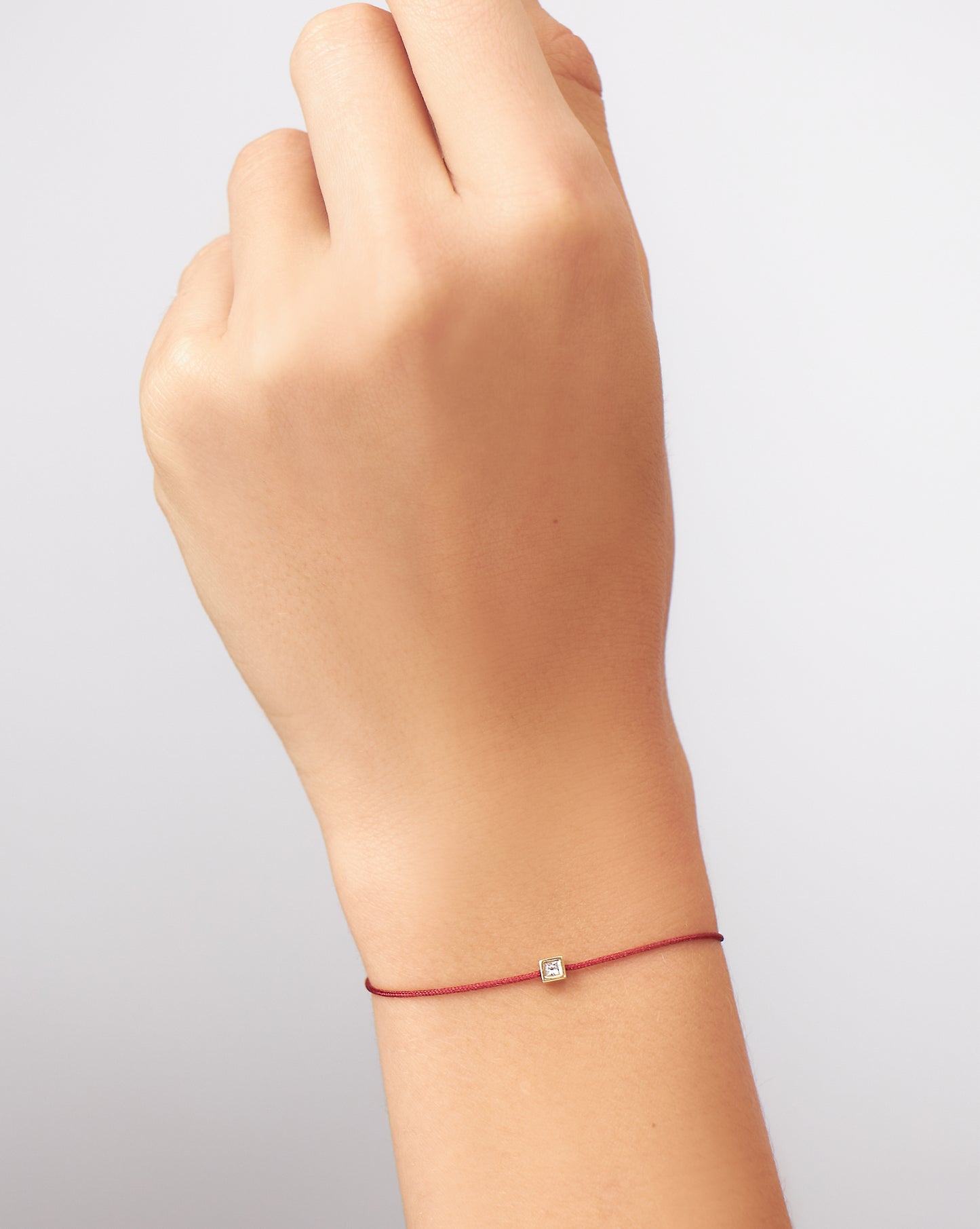 Pulseira Cord Vermelha em Ouro 18K e Safira