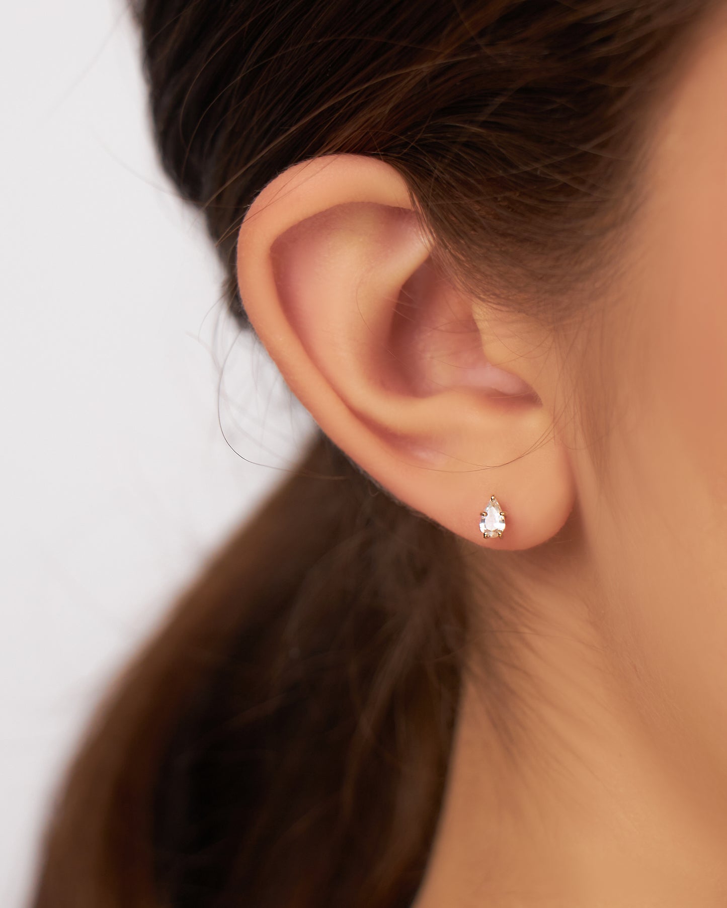 Brinco Ceci Safira Branca em Ouro 18k