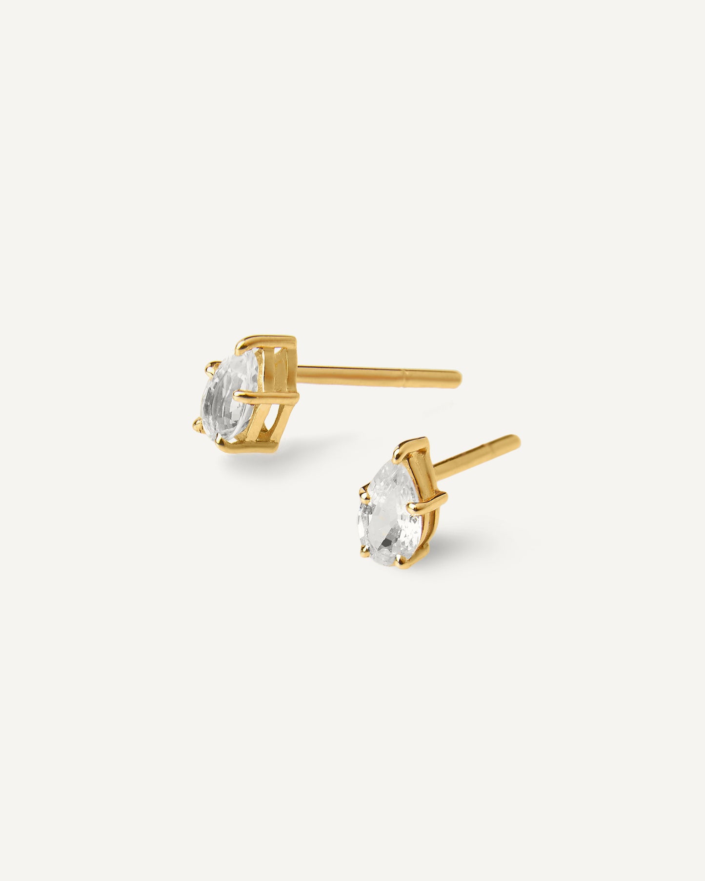 Stud Ceci Safira Branca em Ouro 18k