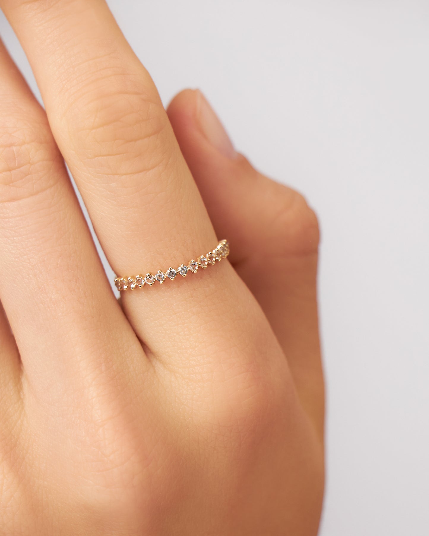 Anel Bisou Safira Branca em Ouro 18K