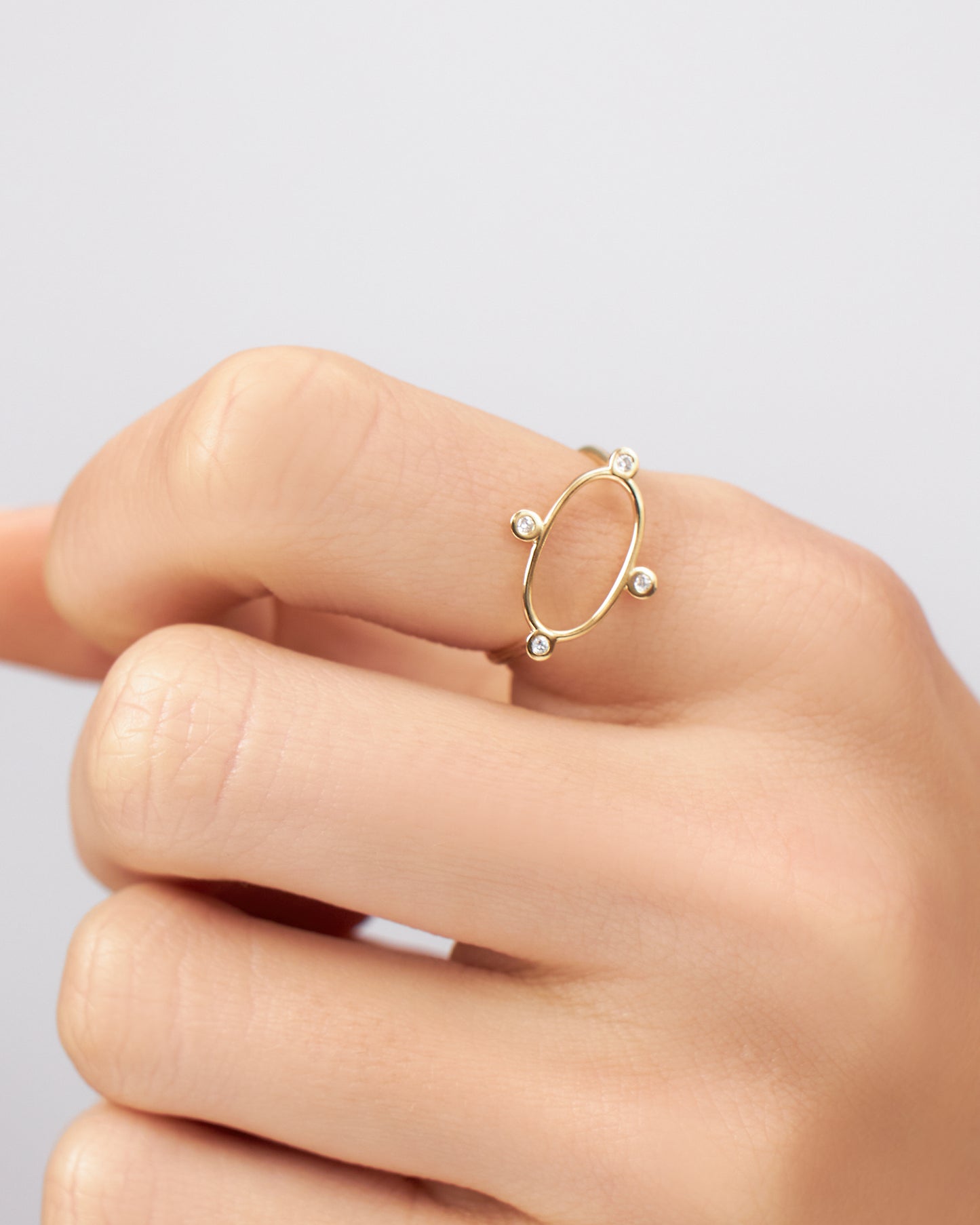 Anel Calmaria em Ouro 18K e Diamantes