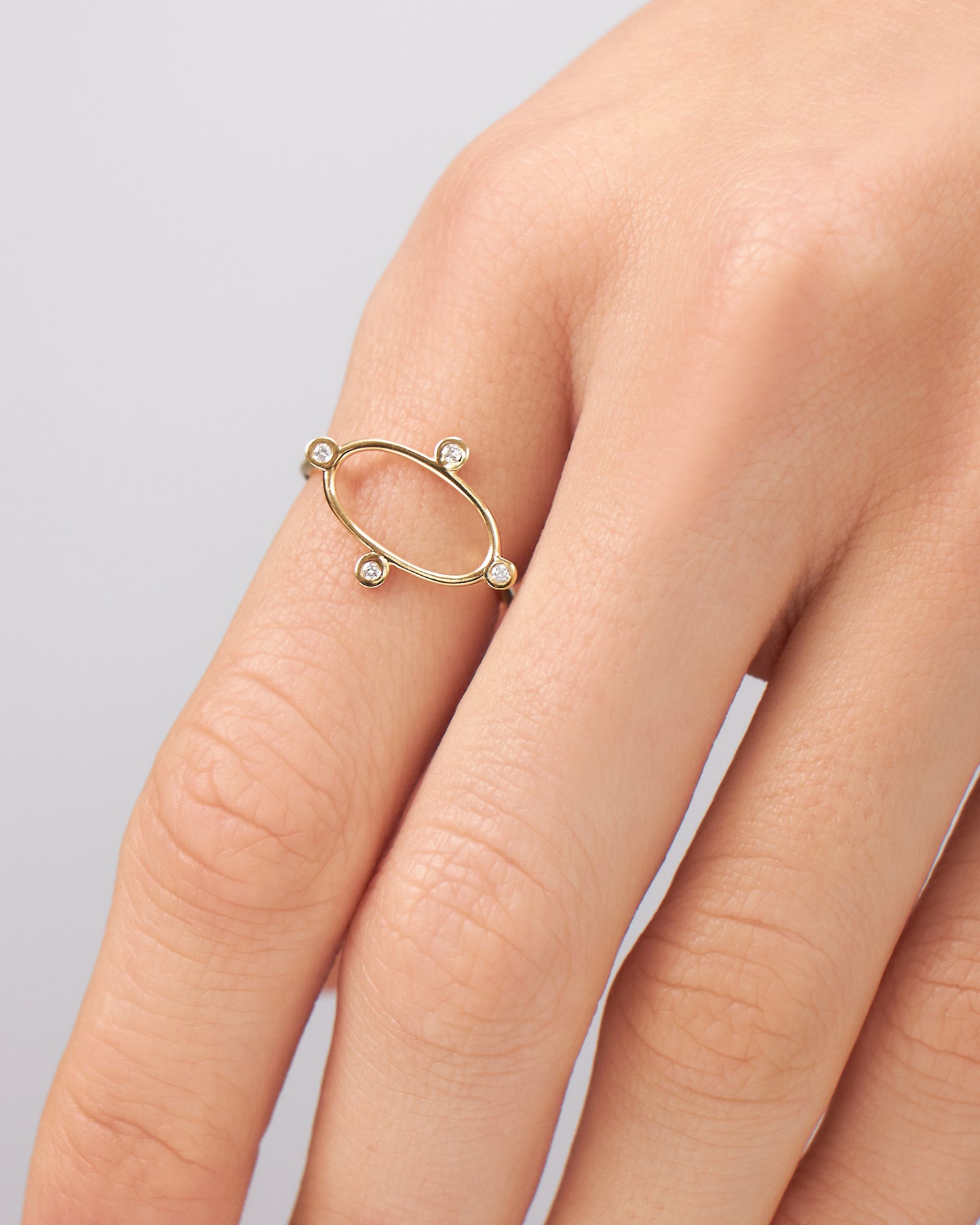 Anel Calmaria em Ouro 18K e Diamantes