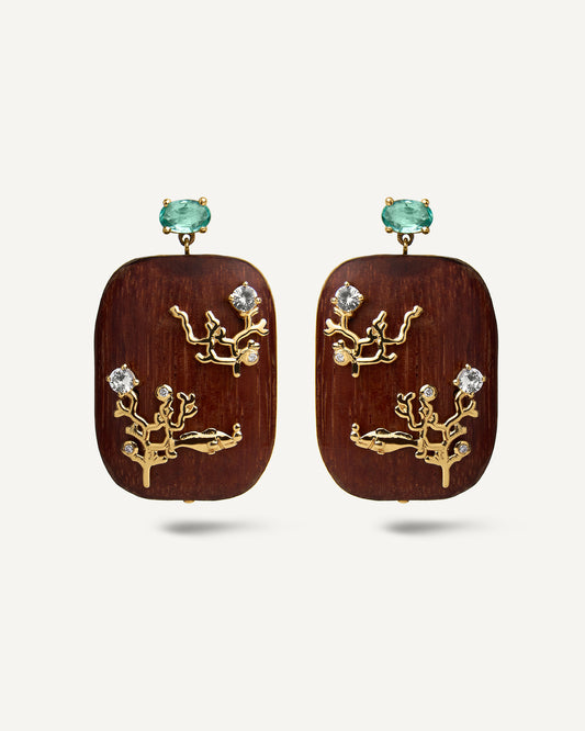 Brinco Andros em Ouro 18K com Madeira e Esmeralda