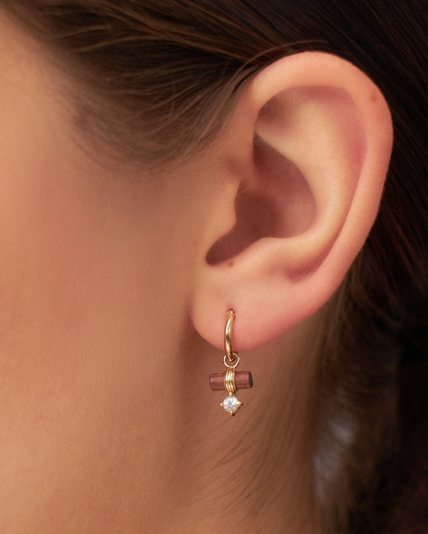 Argola Milos em Ouro 18K e Madeira