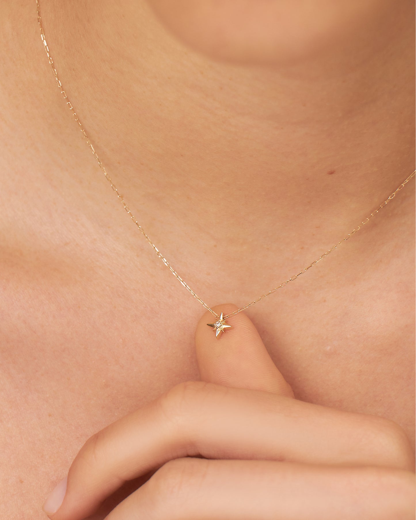 Colar Estrela Índigo em Ouro 18K e Diamante