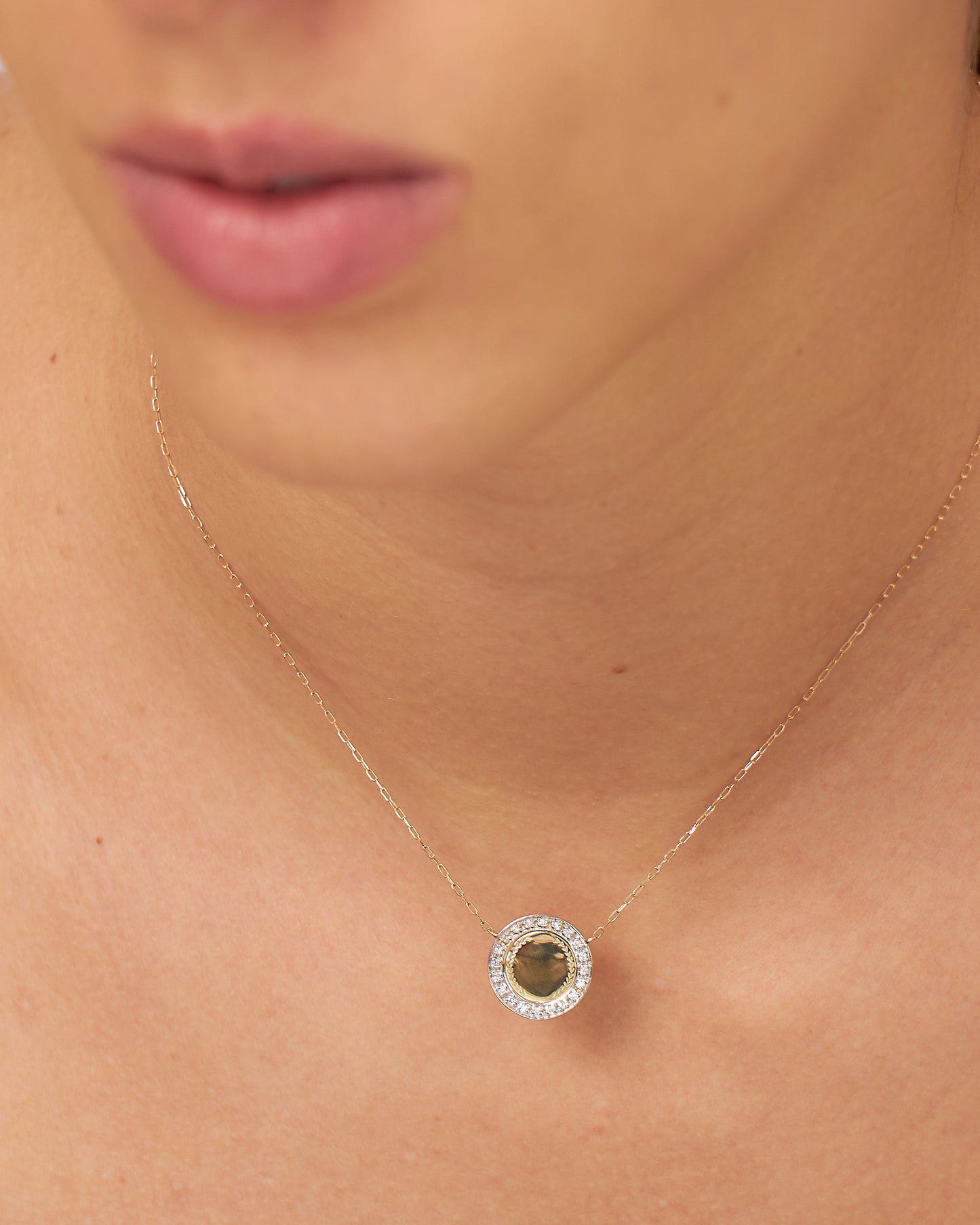 Colar Personalizado Inicial Monograma em Ouro 18K e Diamantes