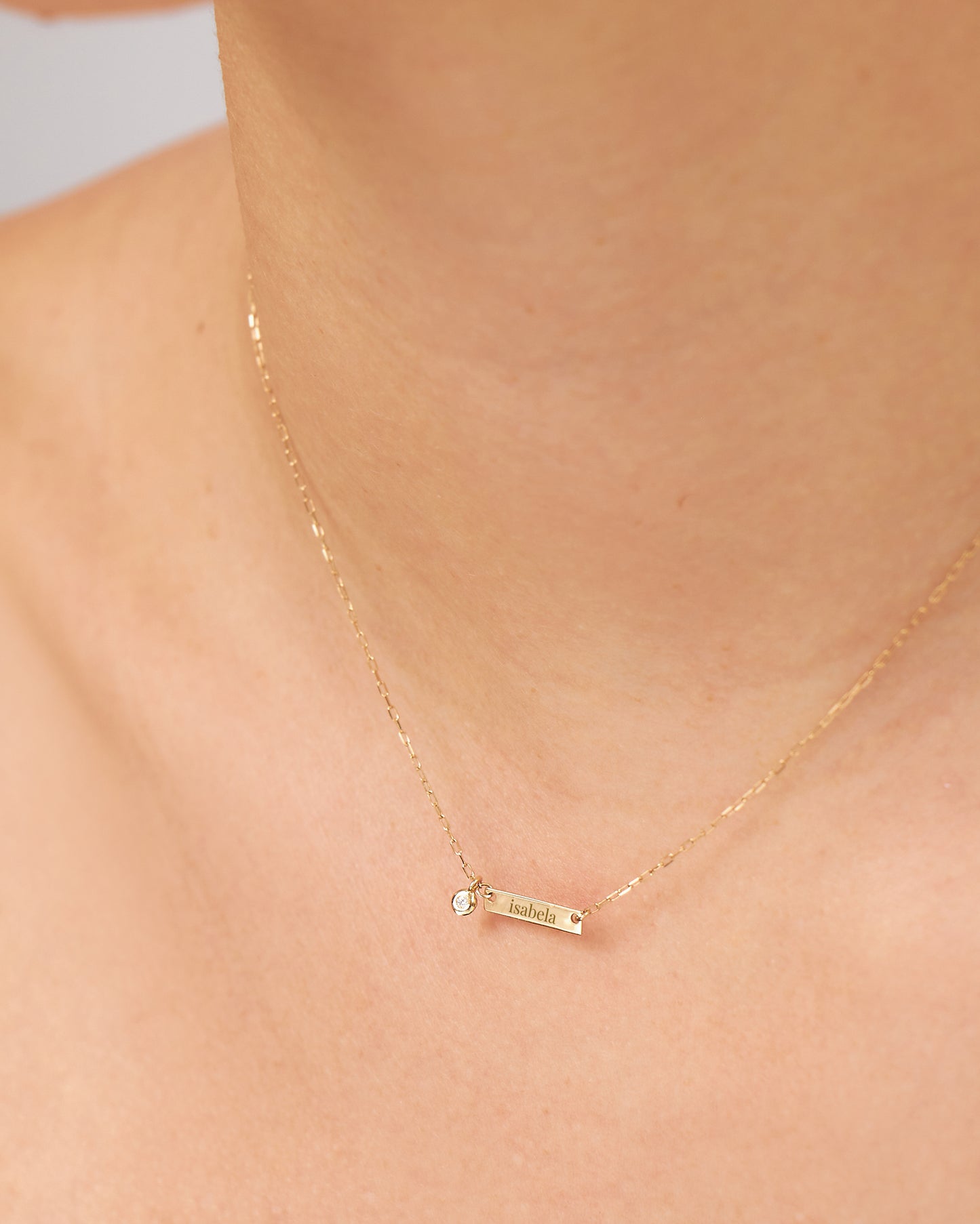 Colar Placa Personalizada em Ouro 18K e Diamante