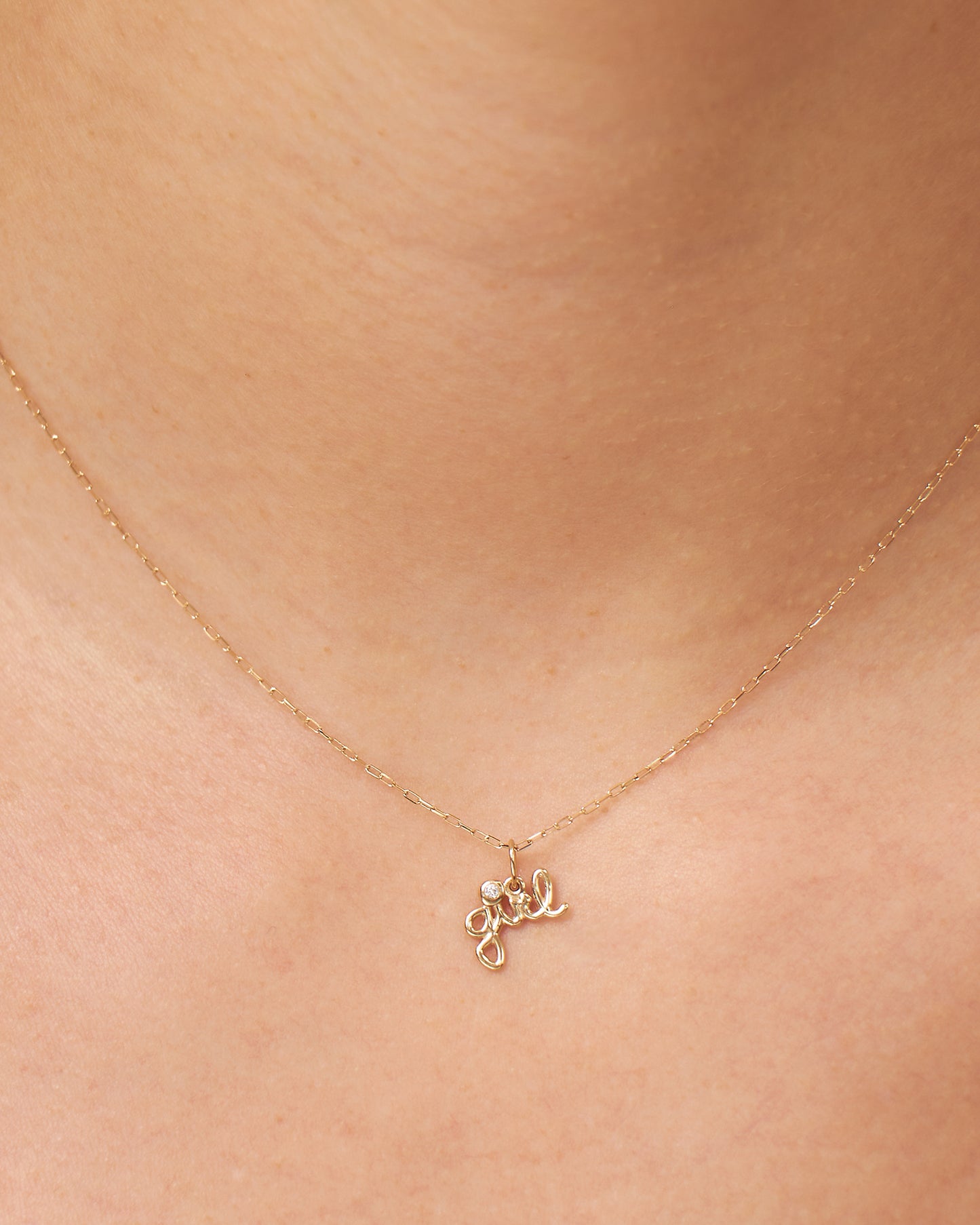 Pingente Girl em Ouro 18K e Diamante