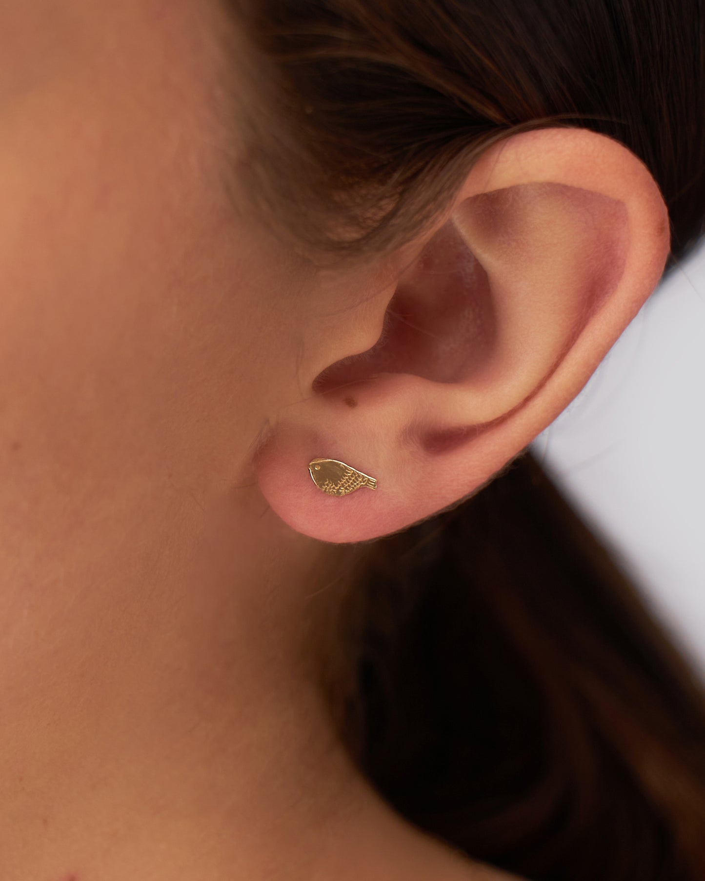 Brinco Andorinha Petit em Ouro 18K