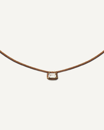 Colar Cord Nora Areia em Ouro 18K e Safiras Brancas
