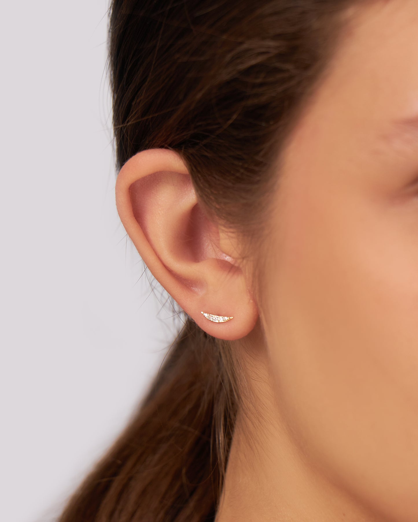 Brinco Disco em Ouro 18k e Safiras Brancas