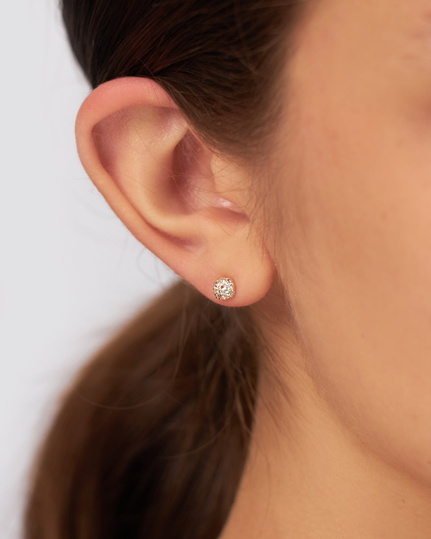 Brinco Gloria em Ouro 18k e Safiras Brancas