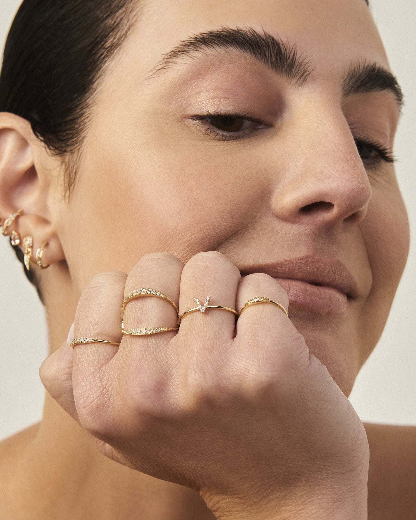Anel Inicial em Ouro 18K e Diamantes