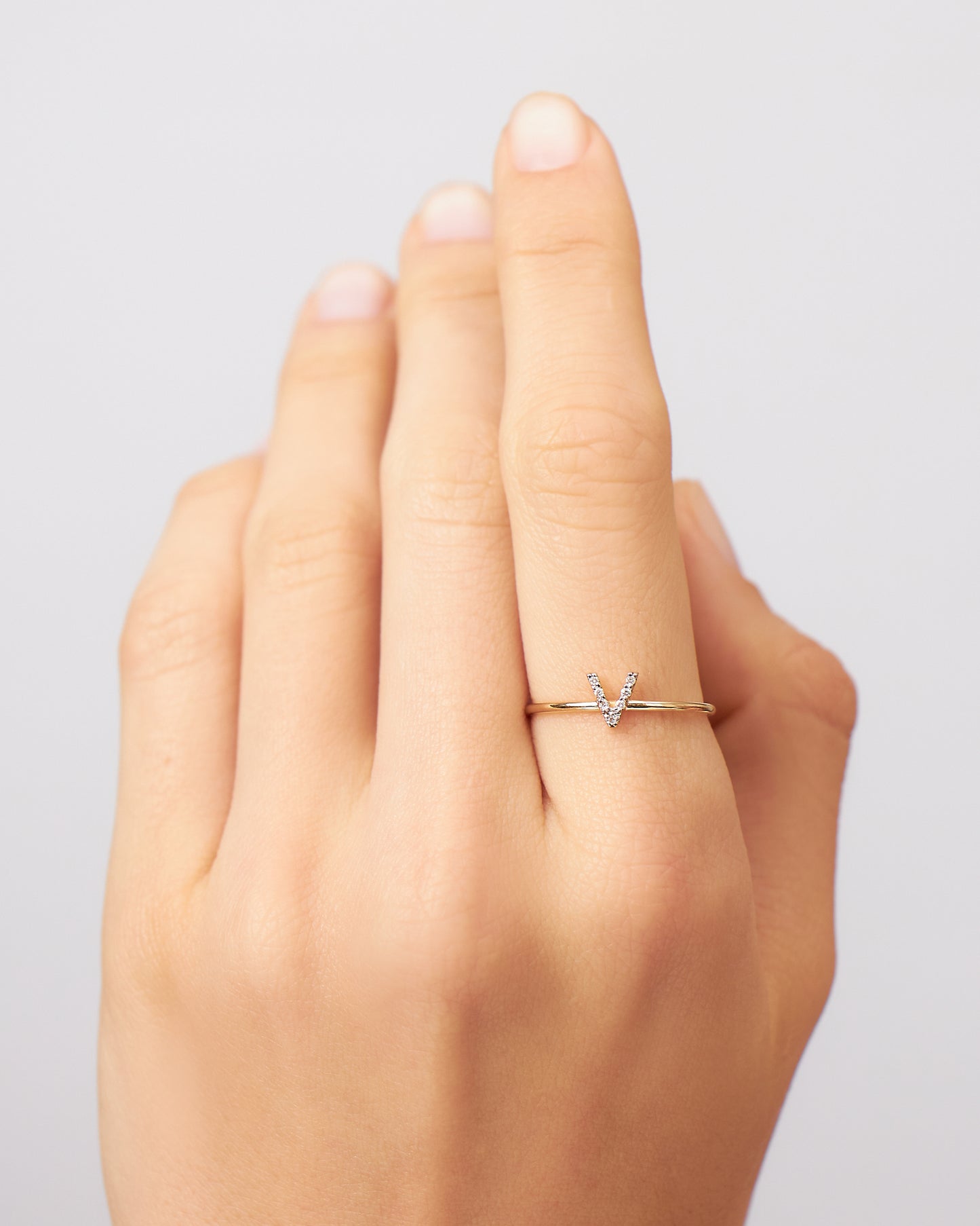 Anel Inicial em Ouro 18K e Diamantes