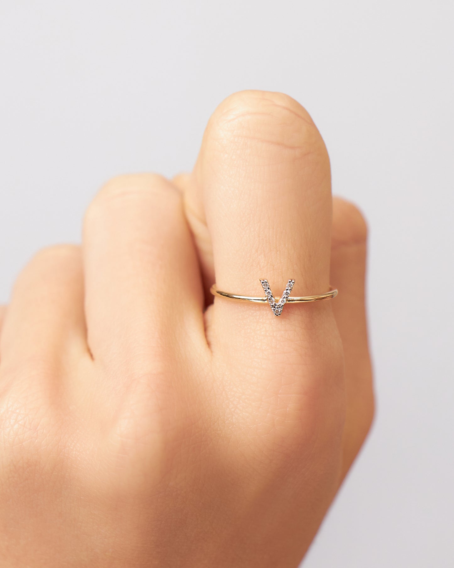 Anel Inicial em Ouro 18K e Diamantes