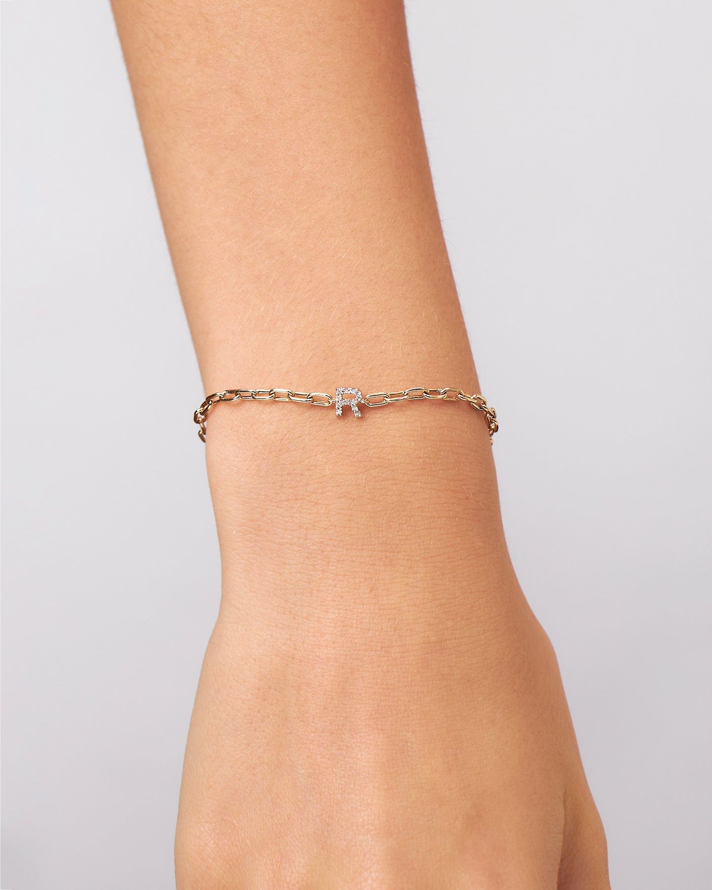Pulseira Bold Inicial em Ouro 18K e Diamantes