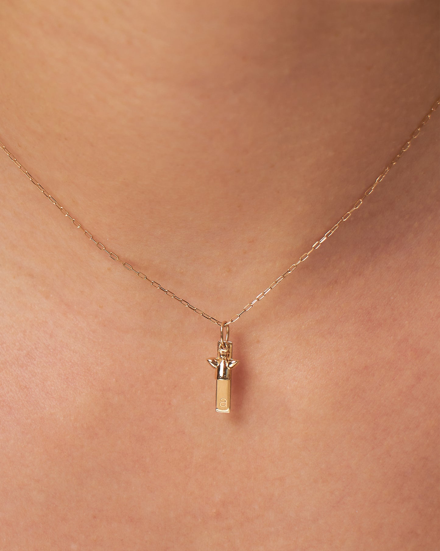 Pingente Placa Inicial Anjo da Guarda em Ouro 18K