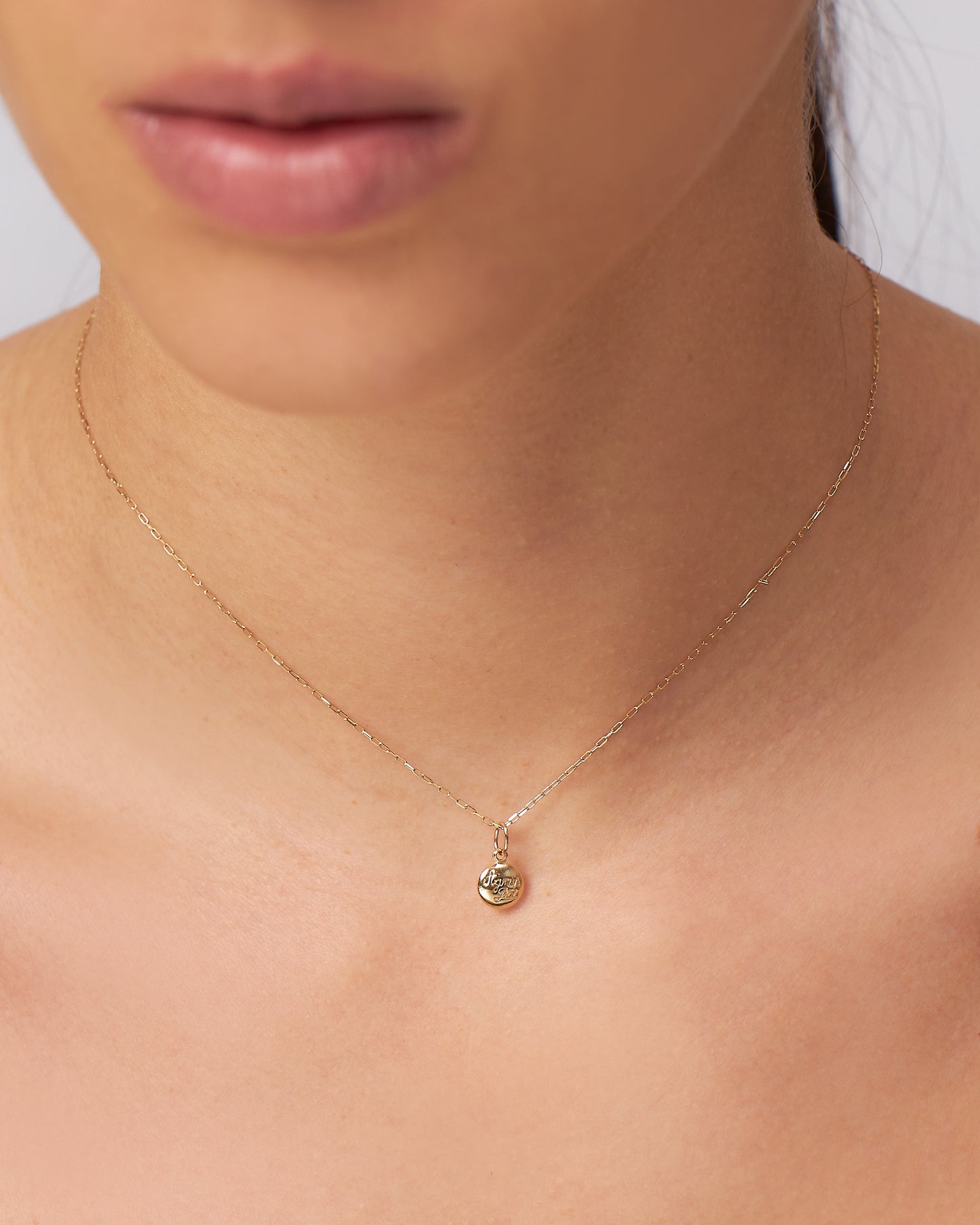 Pingente Medalha Agnus Dei em Ouro 18K