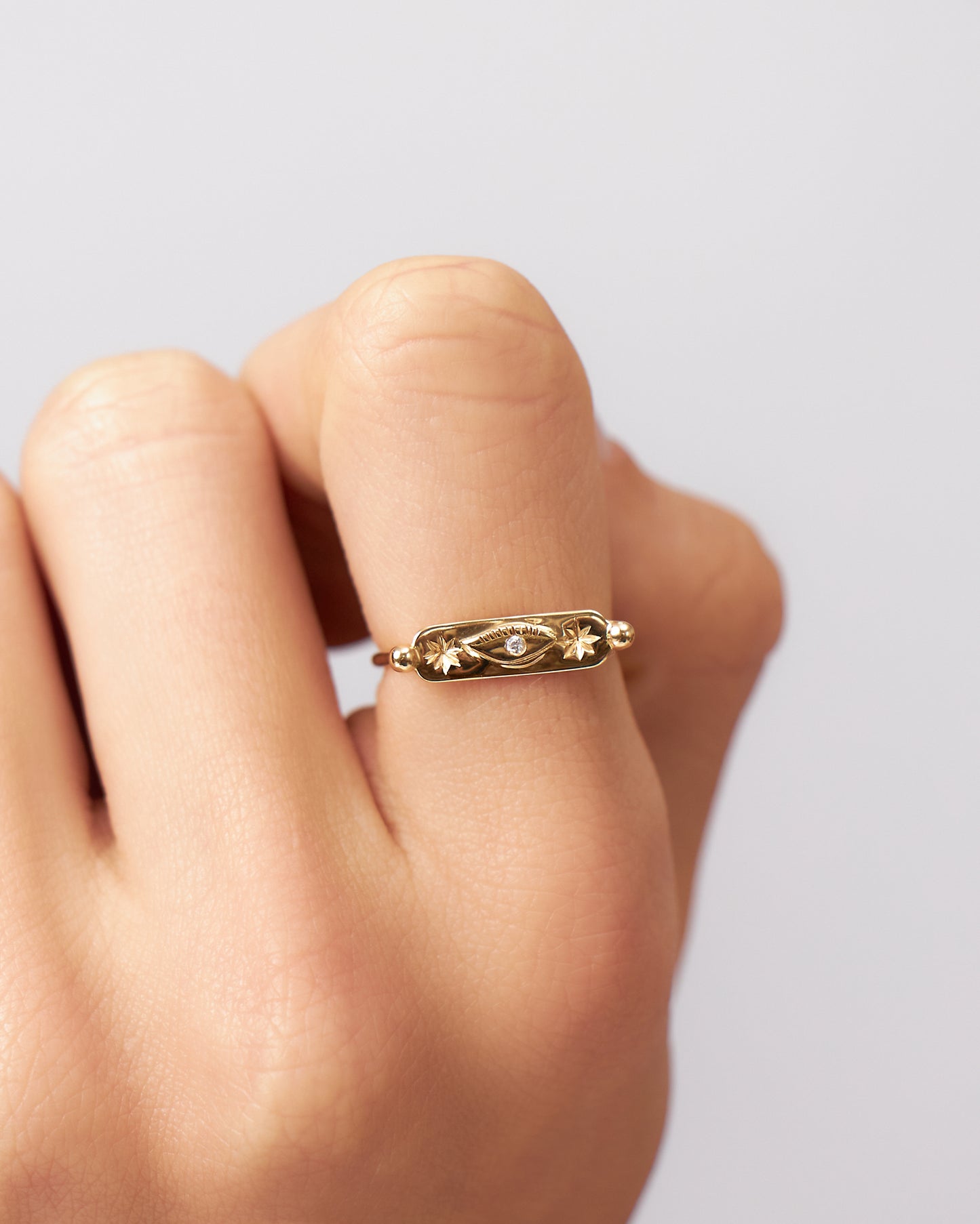 Anel Horus Diamante em Ouro 18K