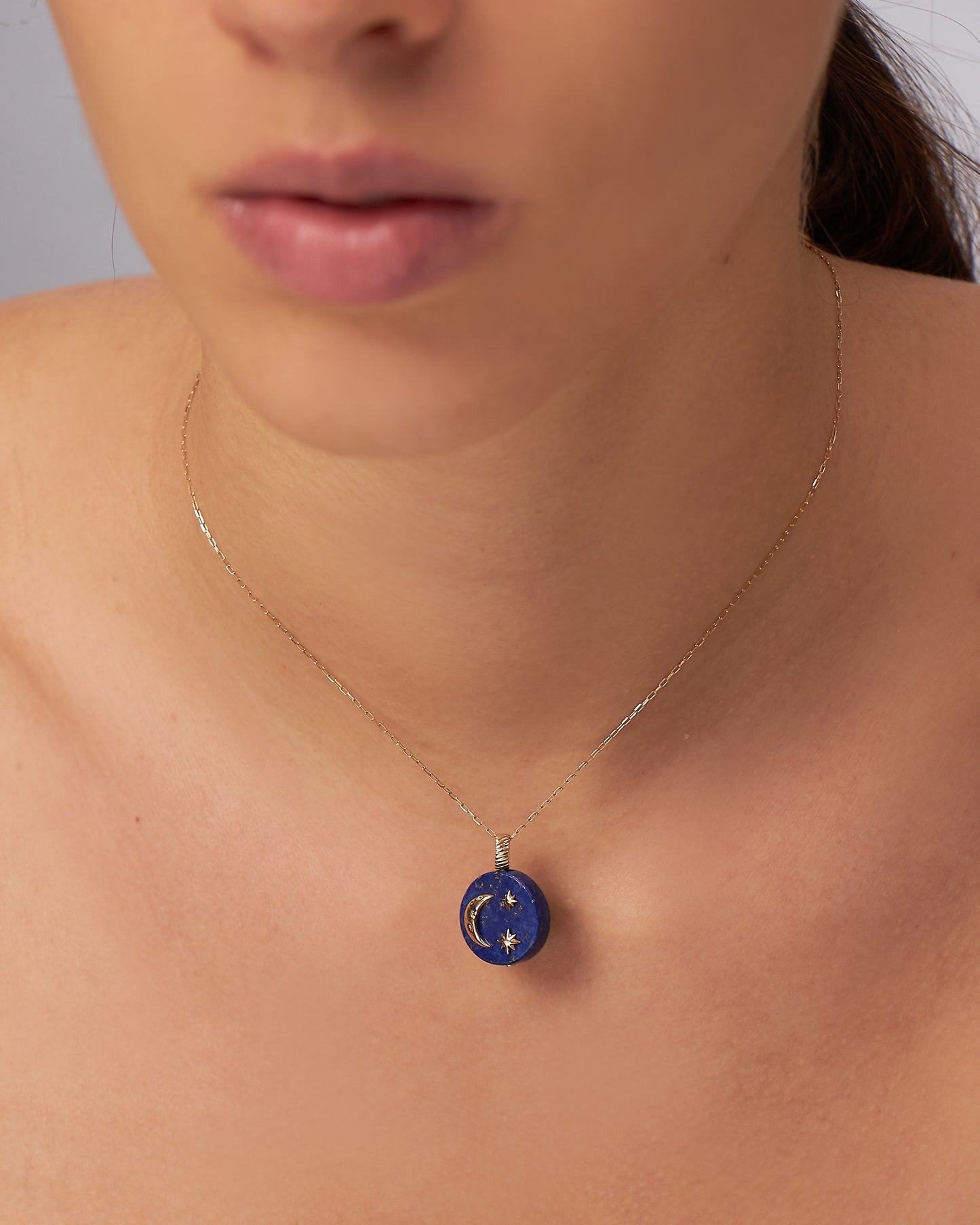 Pingente Nemes Lápis-Lazúli em Ouro 18K